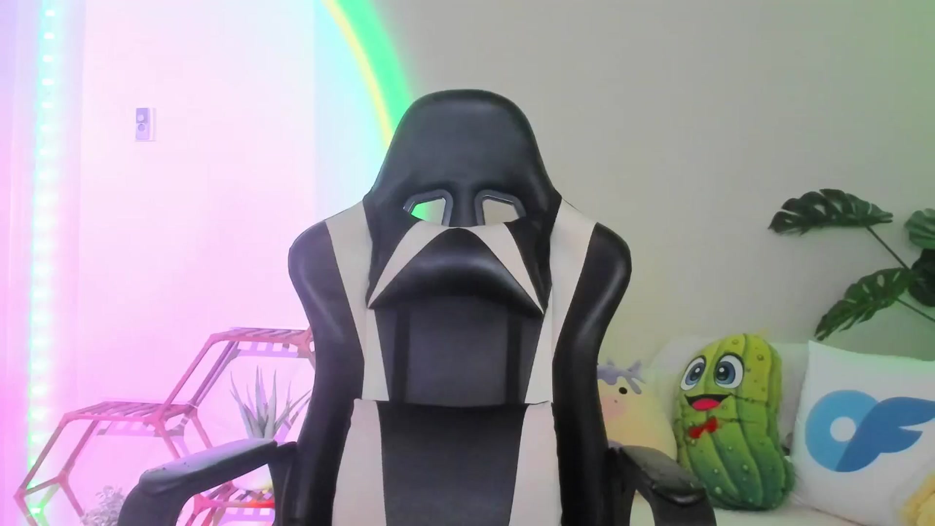 Gallery image thumbnail from badgalsisi's myfreecams stream on, 04/20/2026, 05:30 image 14 of 20