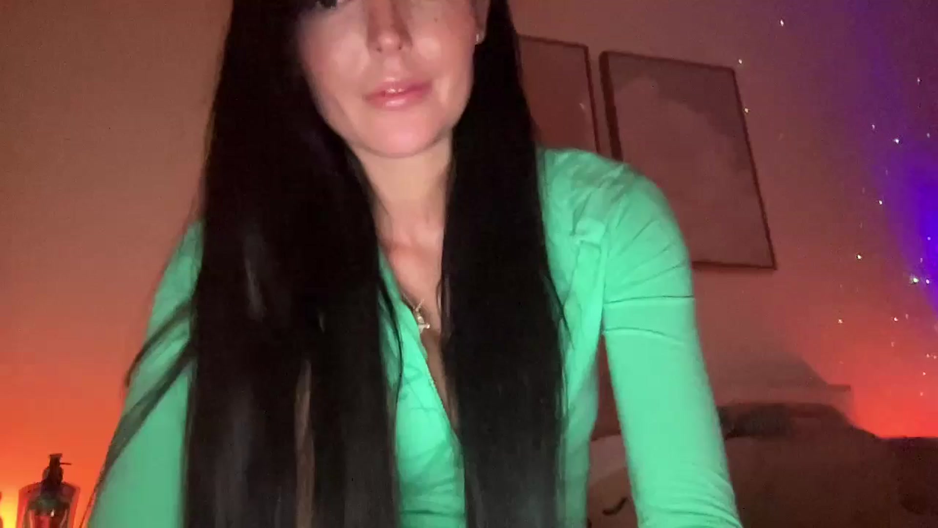 Gallery image thumbnail from badgalsisi's myfreecams stream on, 04/21/2026, 05:32 image 1 of 20