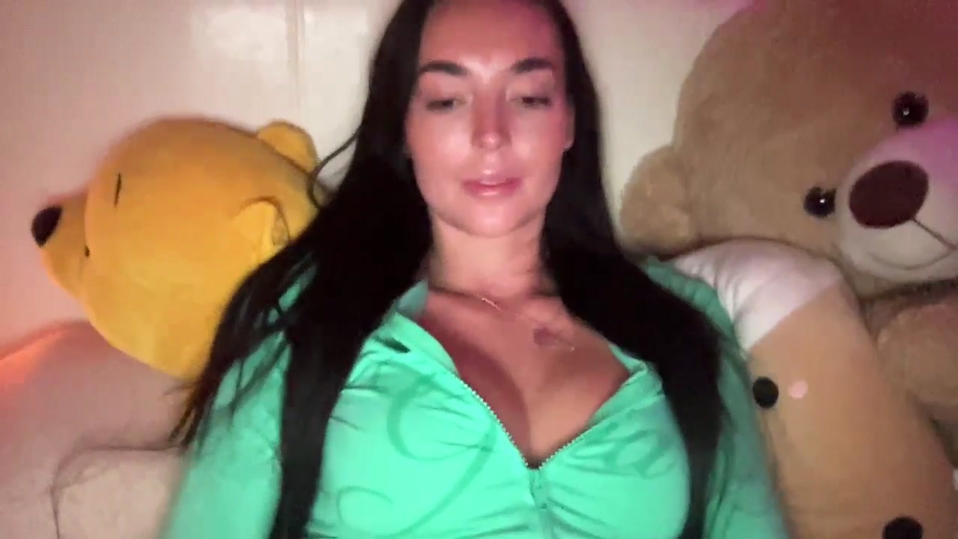 Gallery image thumbnail from badgalsisi's myfreecams stream on, 04/21/2026, 05:32 image 7 of 20