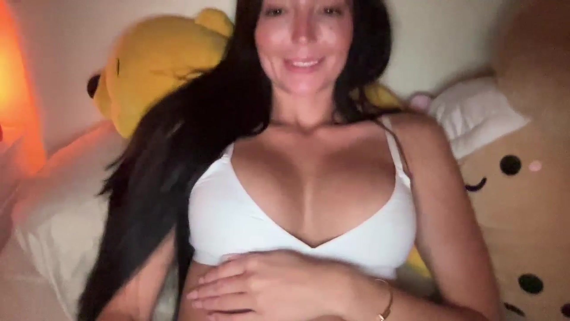 Gallery image thumbnail from badgalsisi's myfreecams stream on, 04/21/2026, 07:06 image 3 of 20