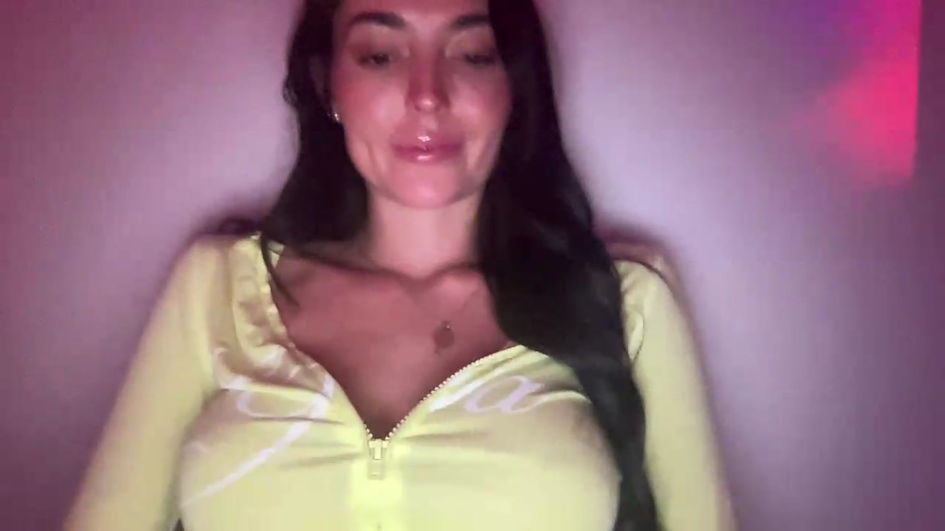 Gallery image thumbnail from badgalsisi's myfreecams stream on, 06/12/2026, 08:29 image 5 of 20