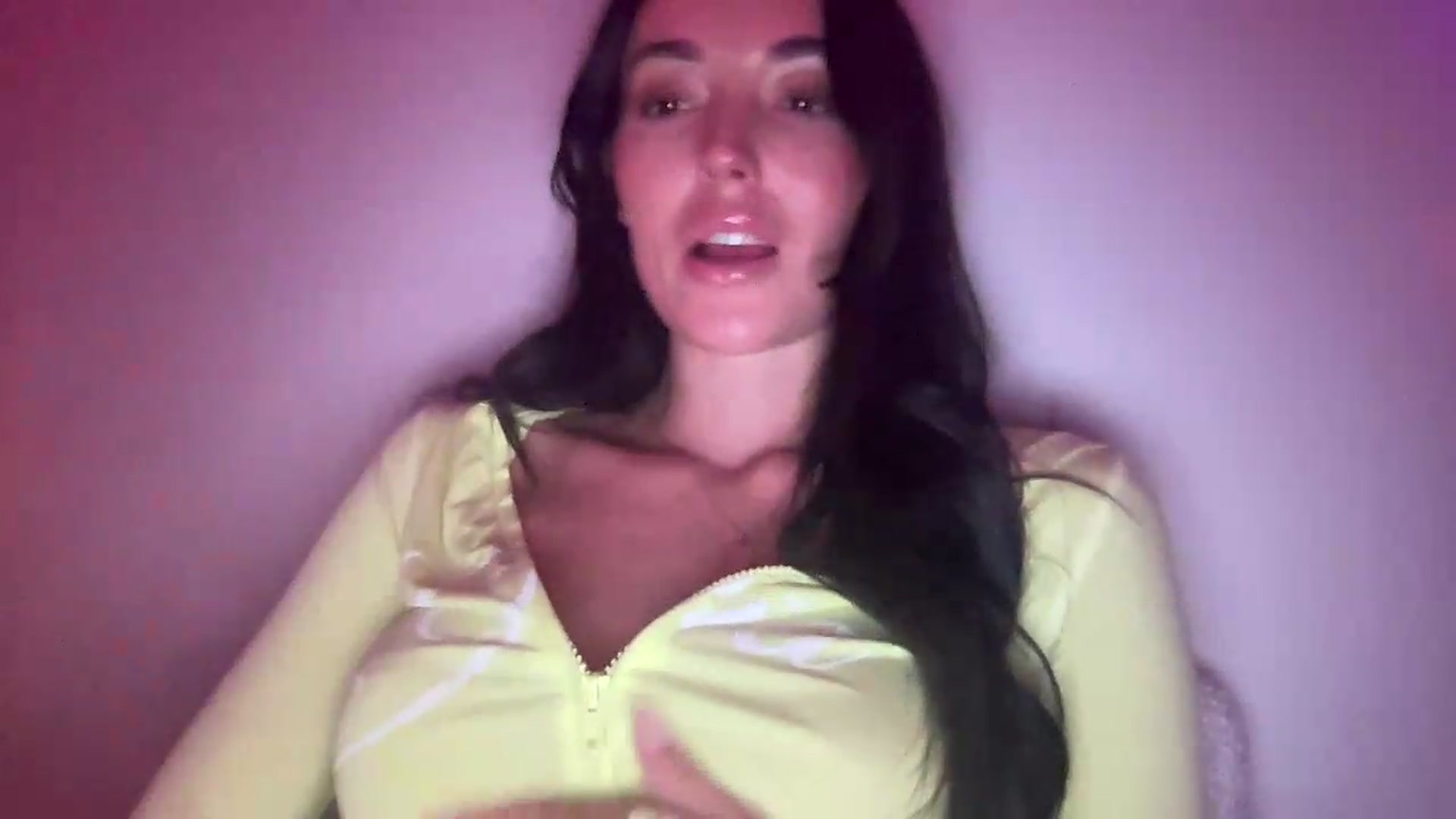 Gallery image thumbnail from badgalsisi's myfreecams stream on, 06/12/2026, 08:29 image 6 of 20