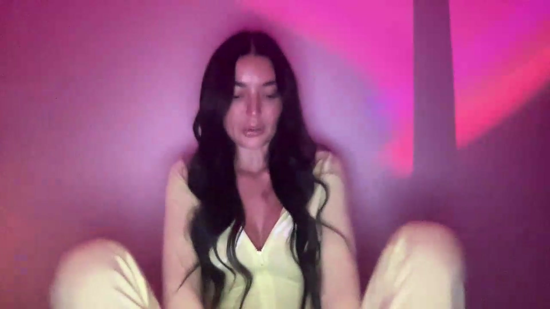 Gallery image thumbnail from badgalsisi's myfreecams stream on, 06/12/2026, 08:29 image 13 of 20