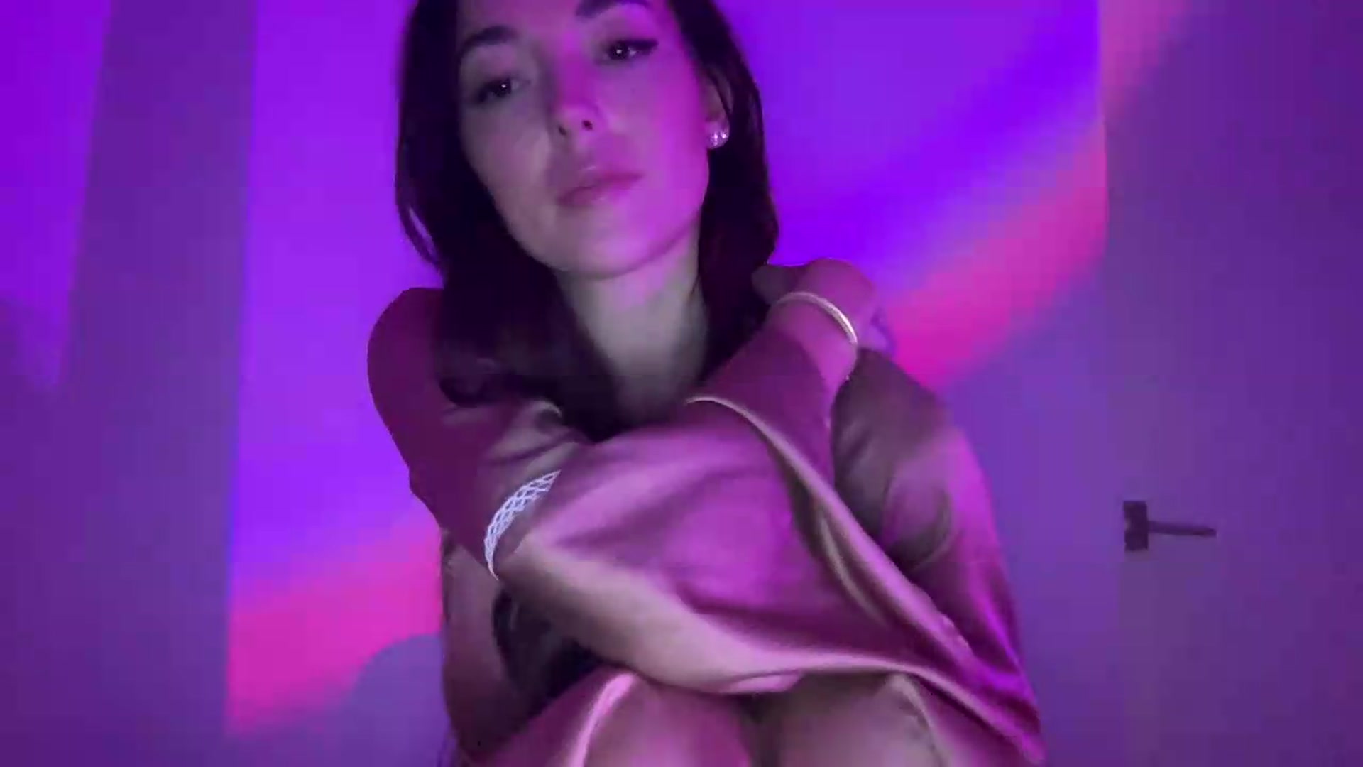Gallery image thumbnail from badgalsisi's myfreecams stream on, 07/10/2026, 06:01 image 6 of 20