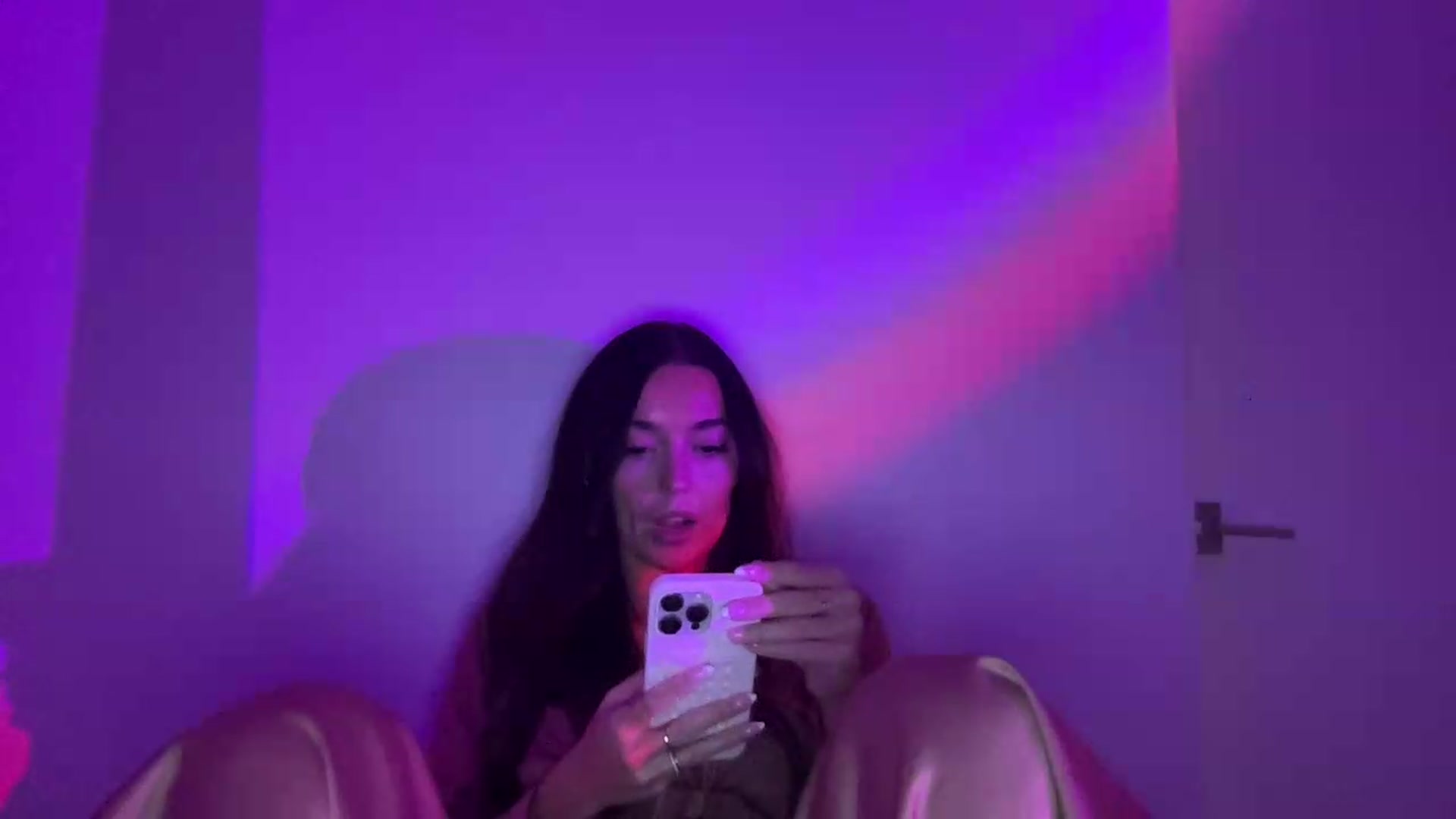 Gallery image thumbnail from badgalsisi's myfreecams stream on, 07/10/2026, 06:01 image 18 of 20