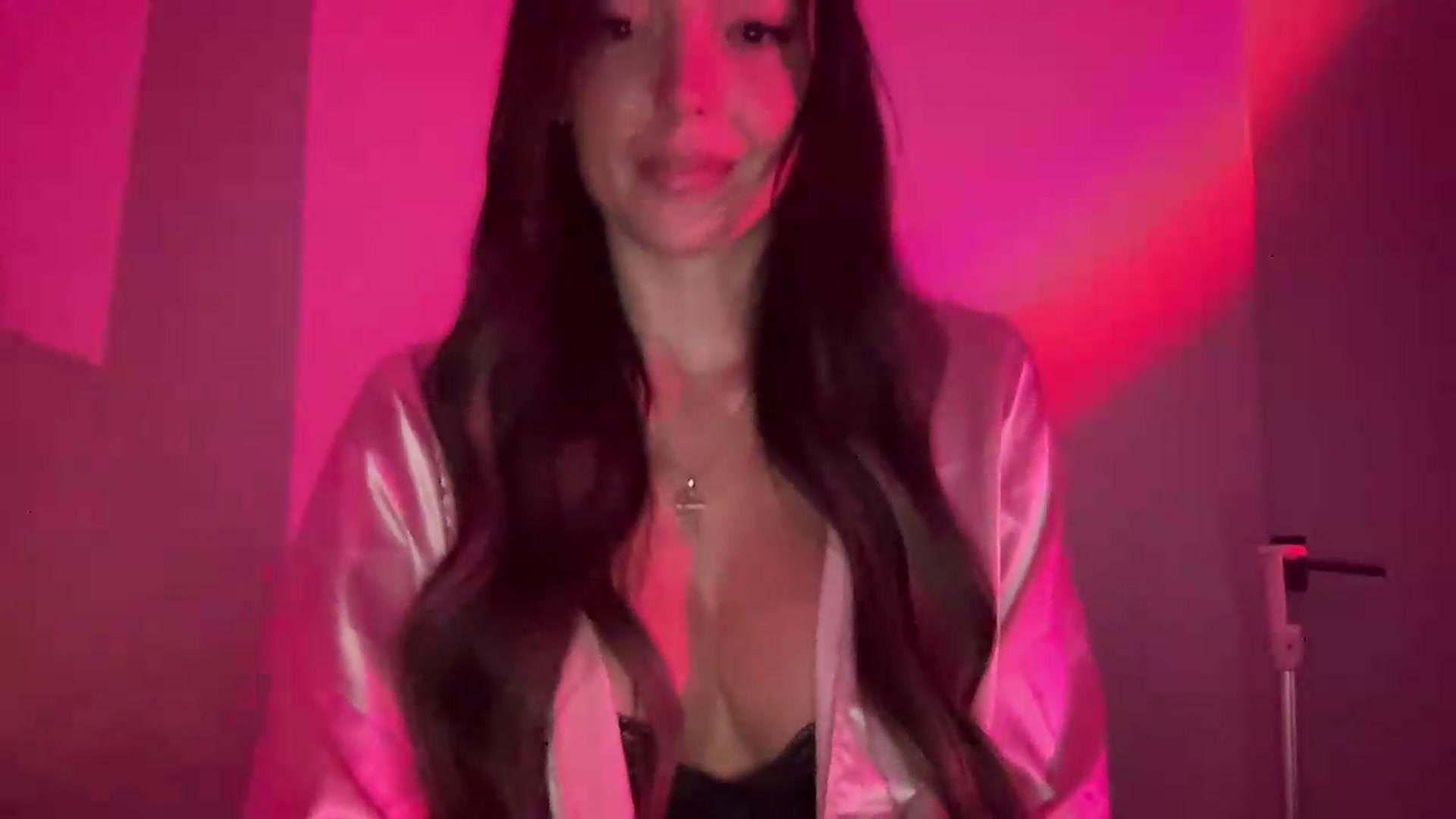 Gallery image thumbnail from badgalsisi's myfreecams stream on, 07/12/2026, 06:14 image 2 of 20