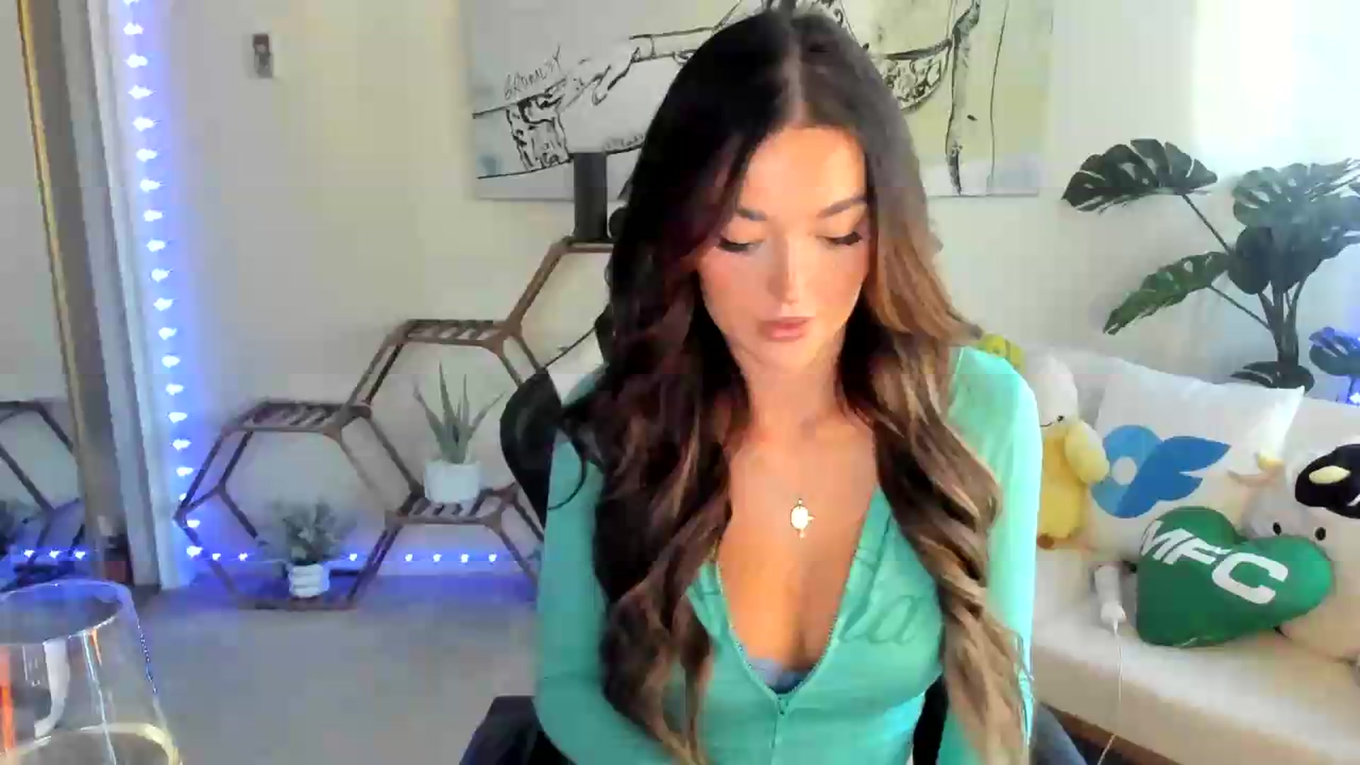 Gallery image thumbnail from badgalsisi's myfreecams stream on, 08/01/2026, 24:03 image 18 of 20