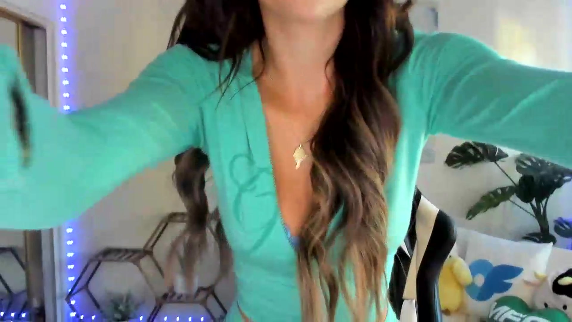 Gallery image thumbnail from badgalsisi's myfreecams stream on, 08/01/2026, 24:03 image 9 of 20