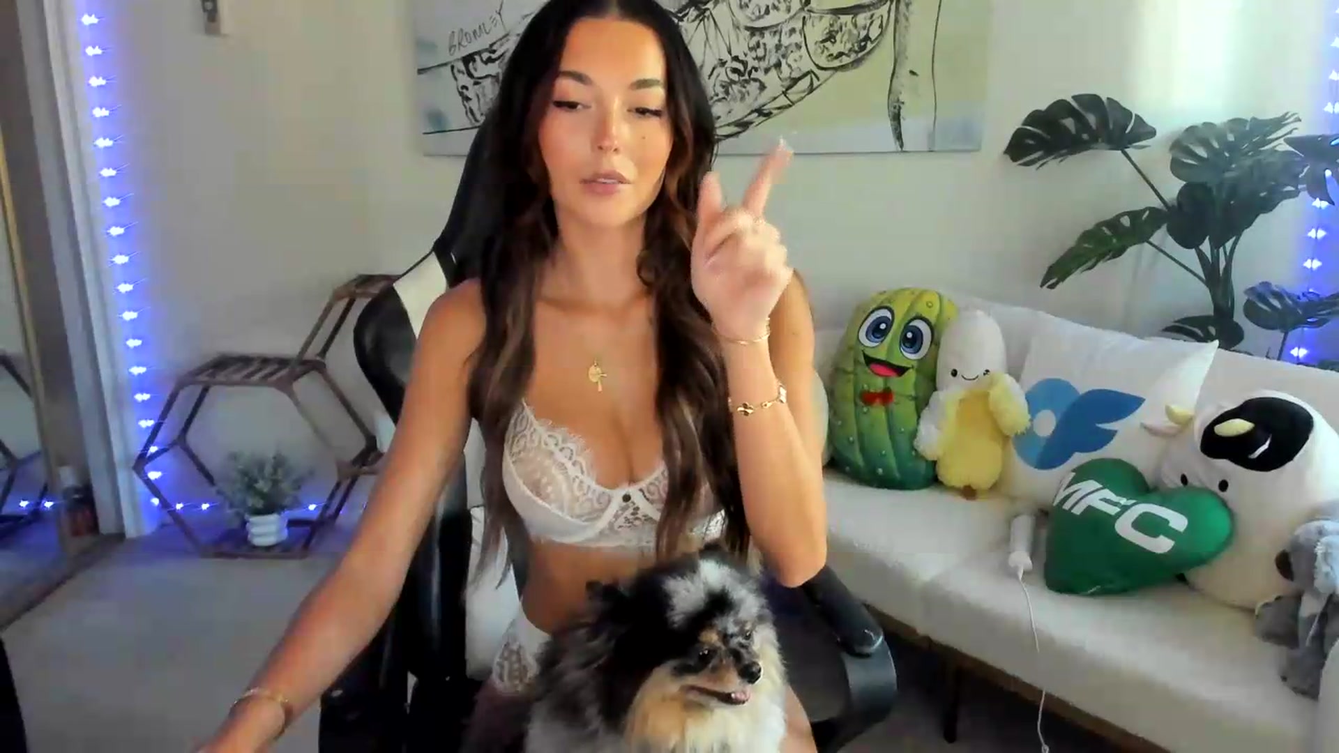 Gallery image thumbnail from badgalsisi's myfreecams stream on, 08/02/2026, 24:14 image 15 of 20