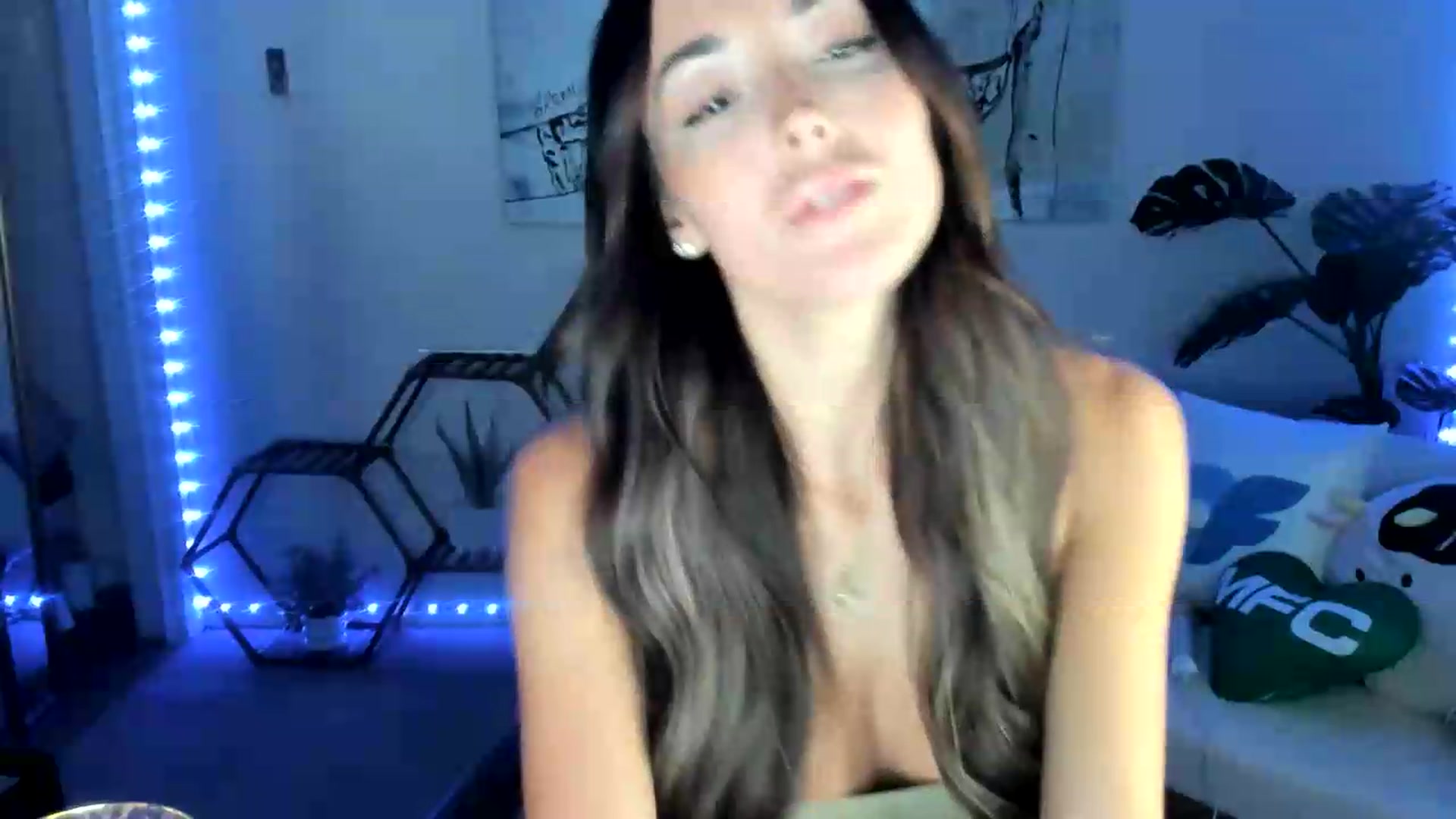 Gallery image thumbnail from badgalsisi's myfreecams stream on, 08/04/2026, 05:40 image 4 of 20