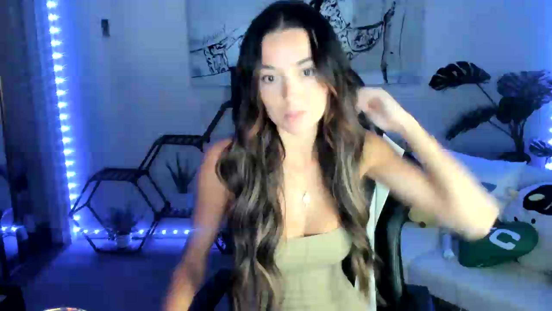 Gallery image thumbnail from badgalsisi's myfreecams stream on, 08/04/2026, 05:40 image 1 of 20