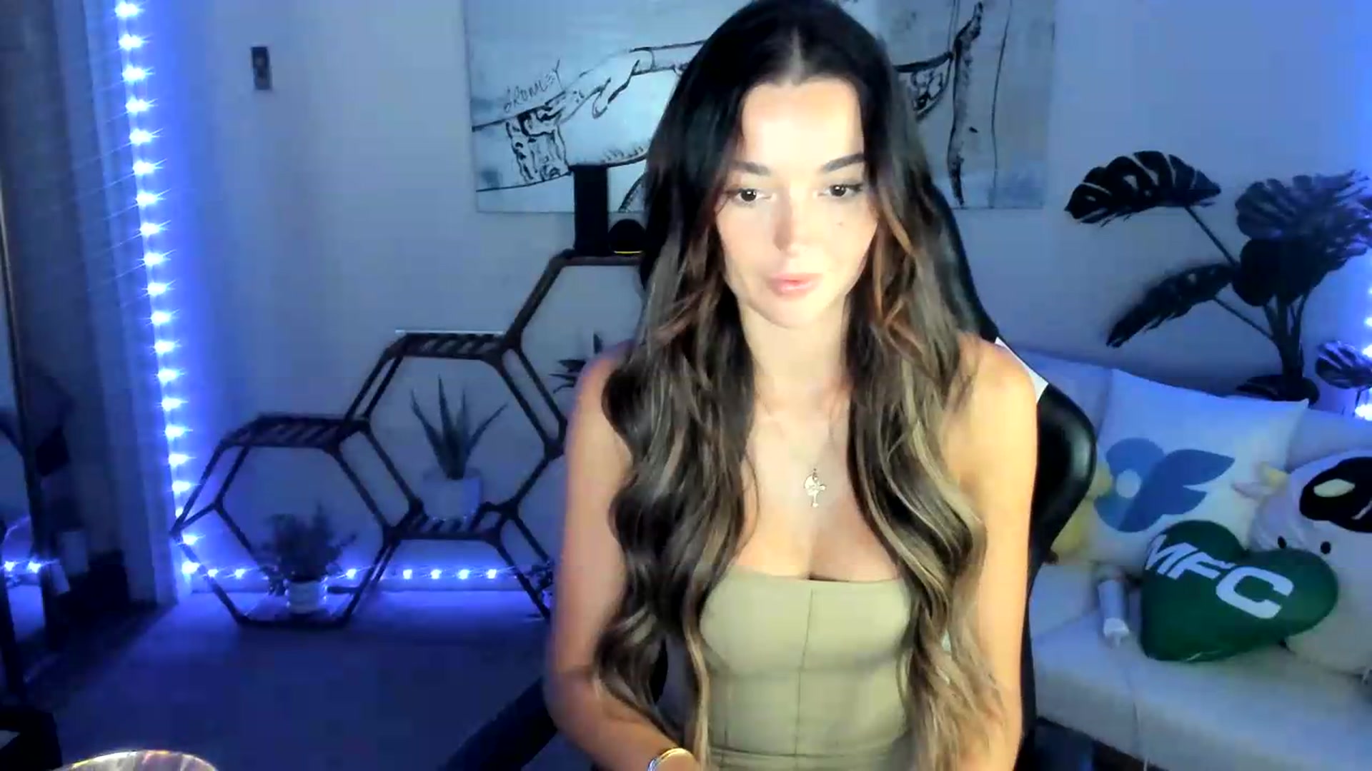 Gallery image thumbnail from badgalsisi's myfreecams stream on, 08/04/2026, 05:40 image 2 of 20