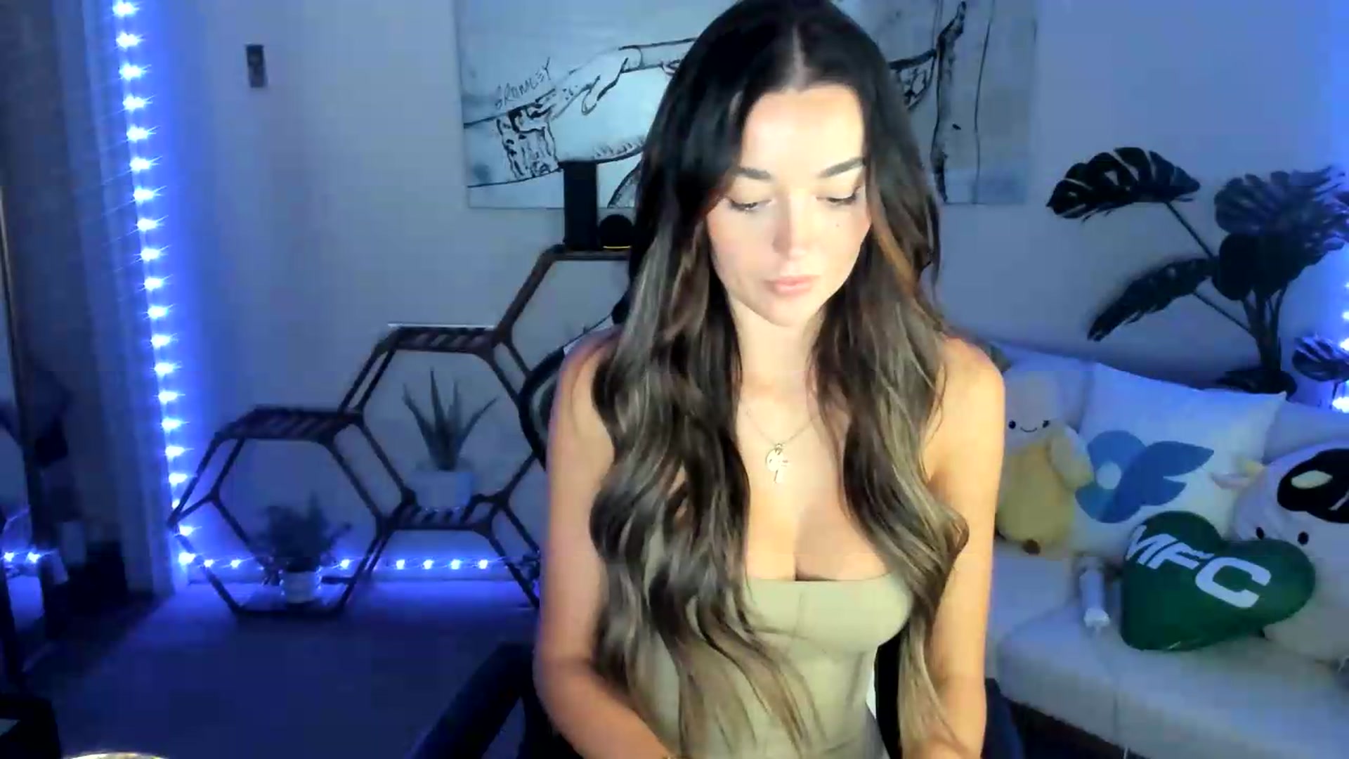 Gallery image thumbnail from badgalsisi's myfreecams stream on, 08/04/2026, 05:40 image 5 of 20