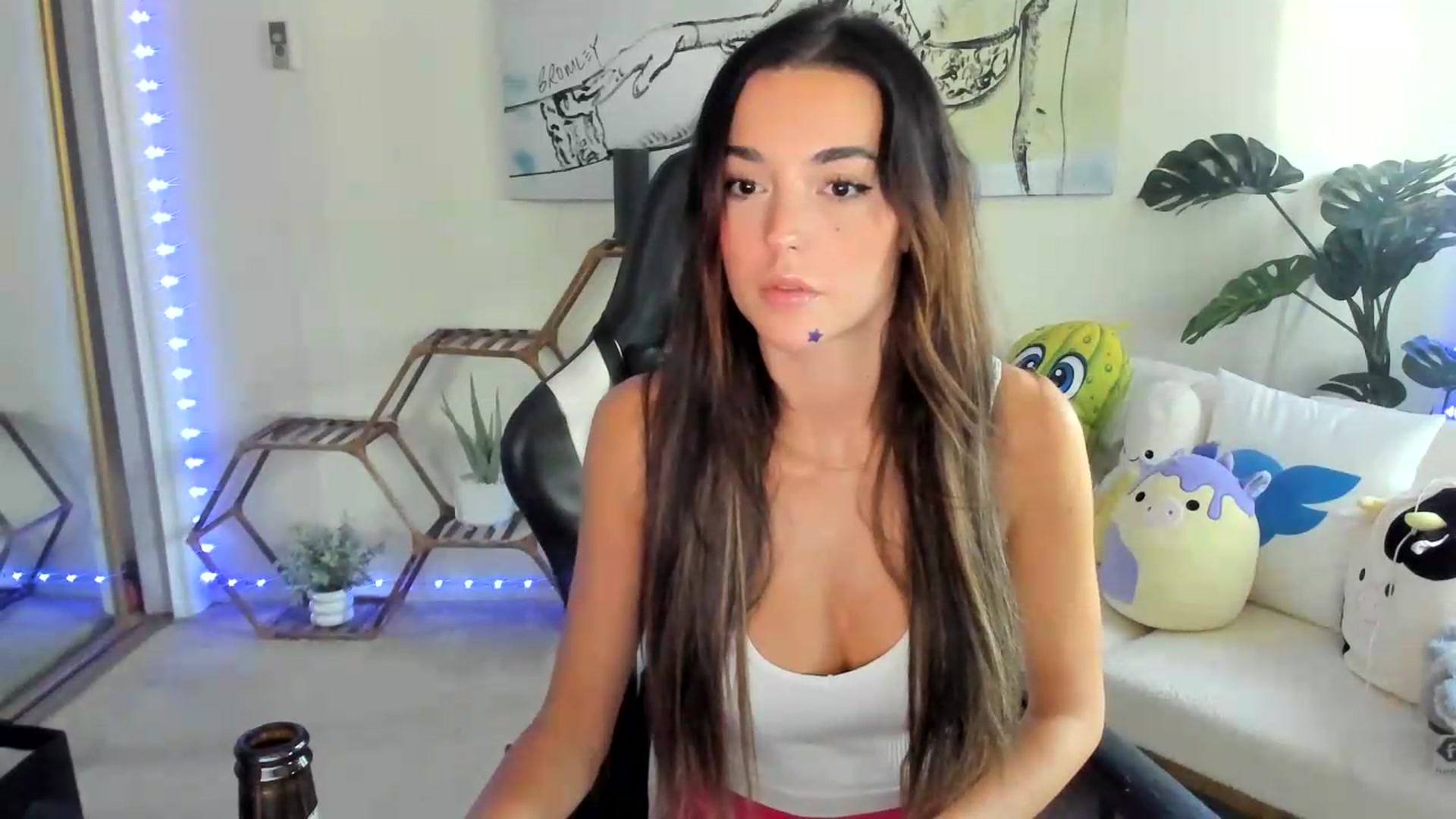 Gallery image thumbnail from badgalsisi's myfreecams stream on, 08/06/2026, 24:18 image 10 of 20
