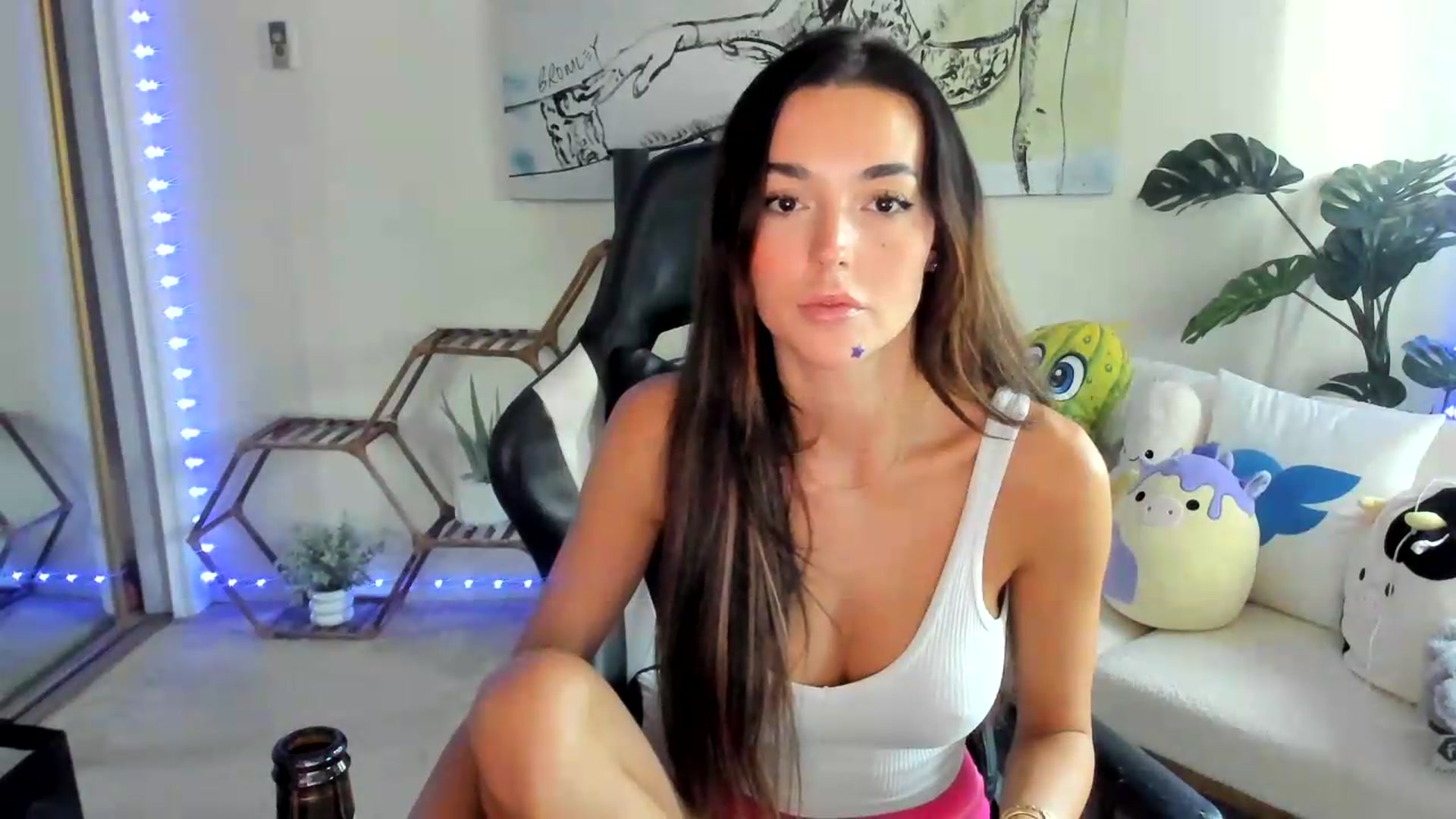 Gallery image thumbnail from badgalsisi's myfreecams stream on, 08/06/2026, 24:18 image 13 of 20