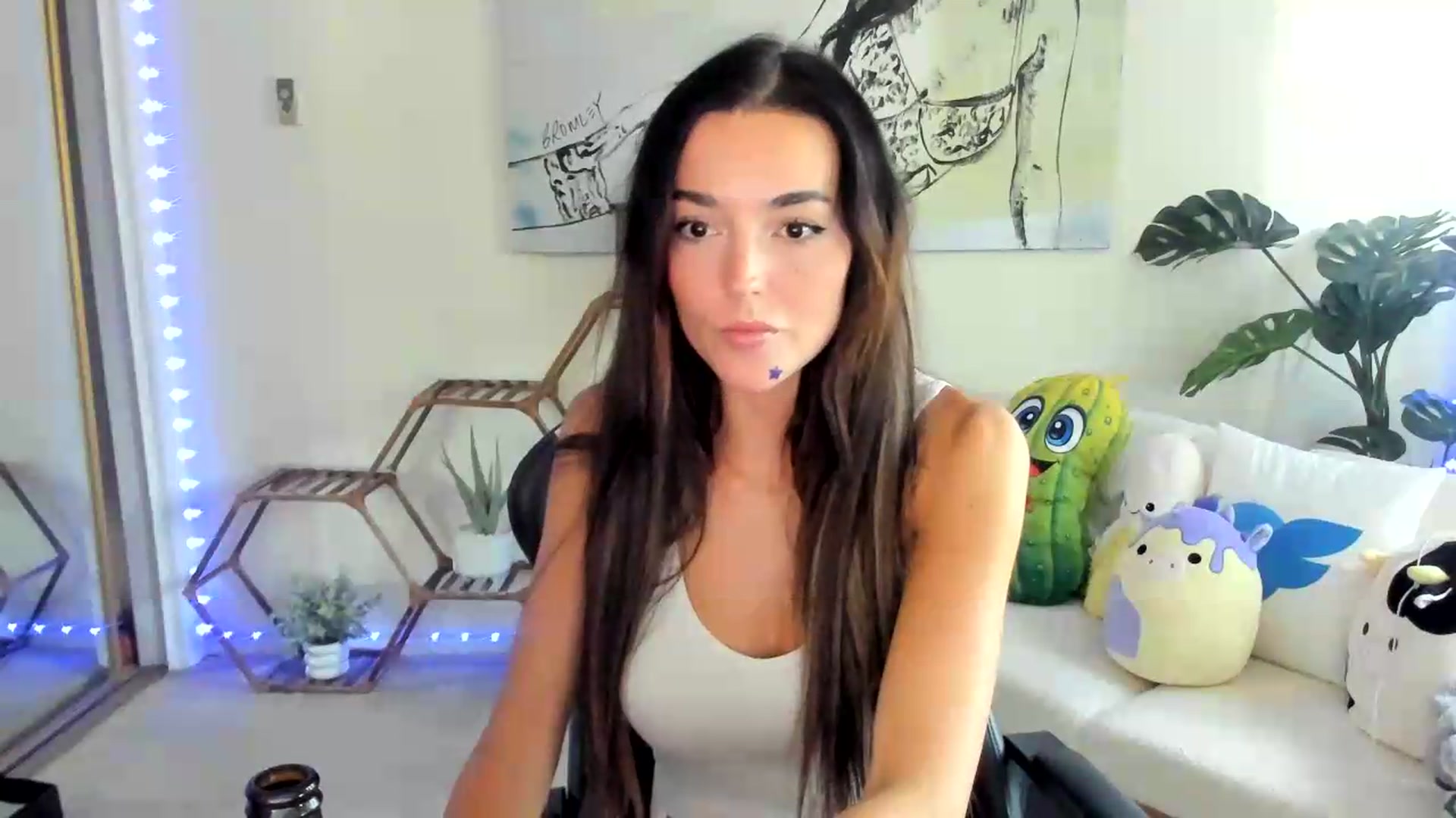 Gallery image thumbnail from badgalsisi's myfreecams stream on, 08/06/2026, 24:18 image 2 of 20