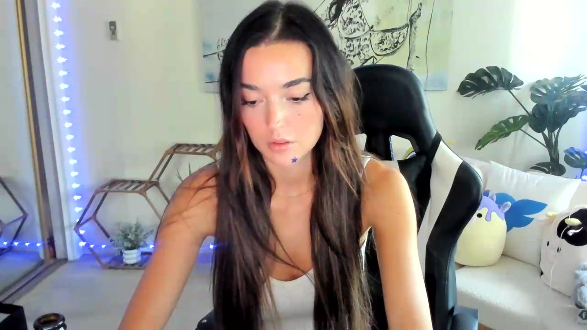 Gallery image thumbnail from badgalsisi's myfreecams stream on, 08/06/2026, 24:18 image 18 of 20