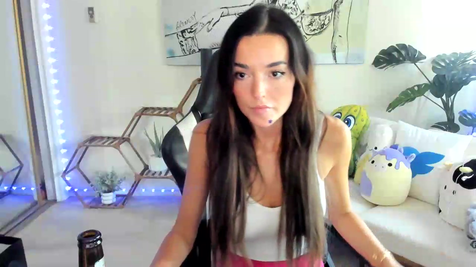 Gallery image thumbnail from badgalsisi's myfreecams stream on, 08/06/2026, 24:18 image 6 of 20
