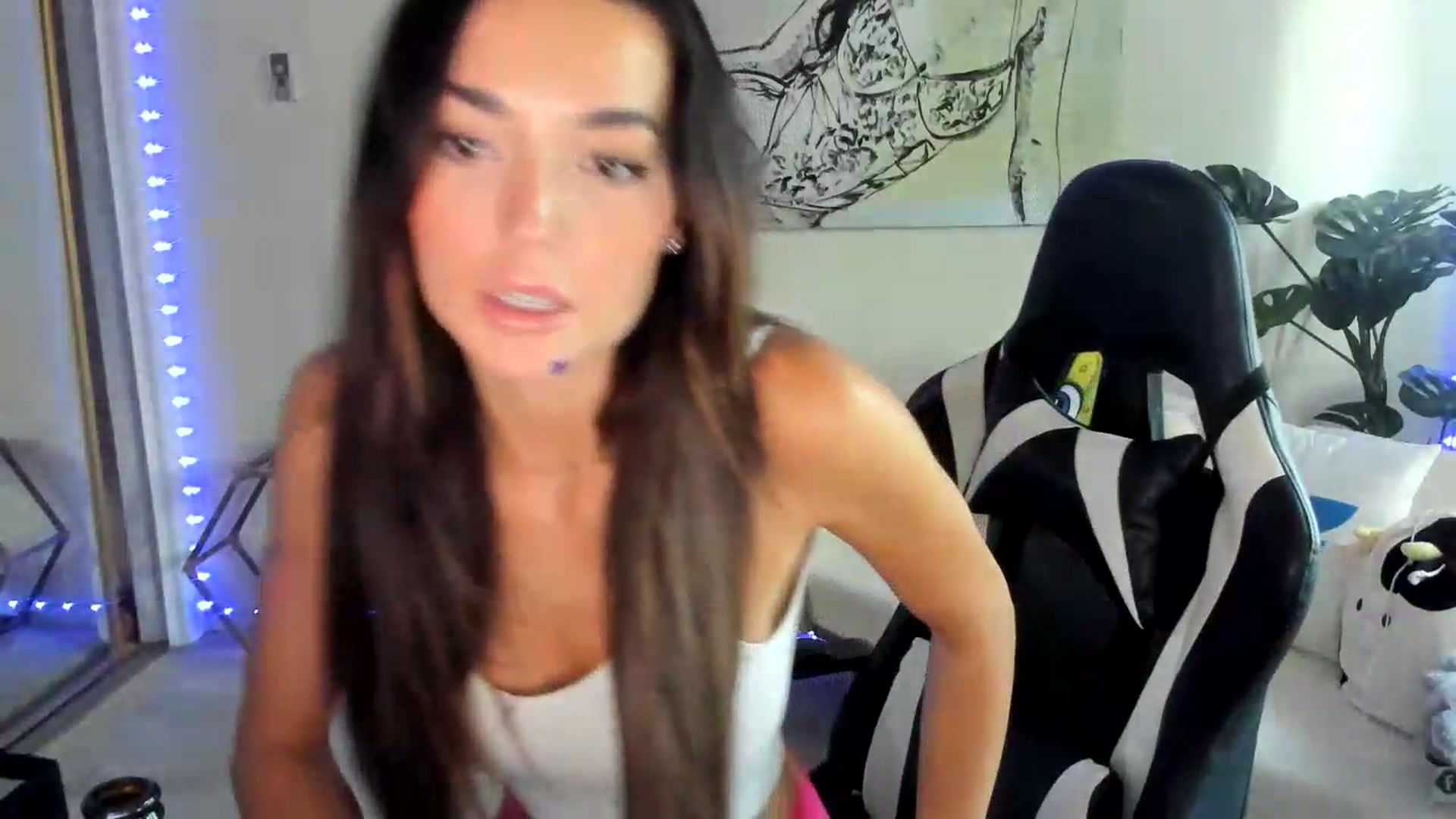 Gallery image thumbnail from badgalsisi's myfreecams stream on, 08/06/2026, 24:18 image 20 of 20
