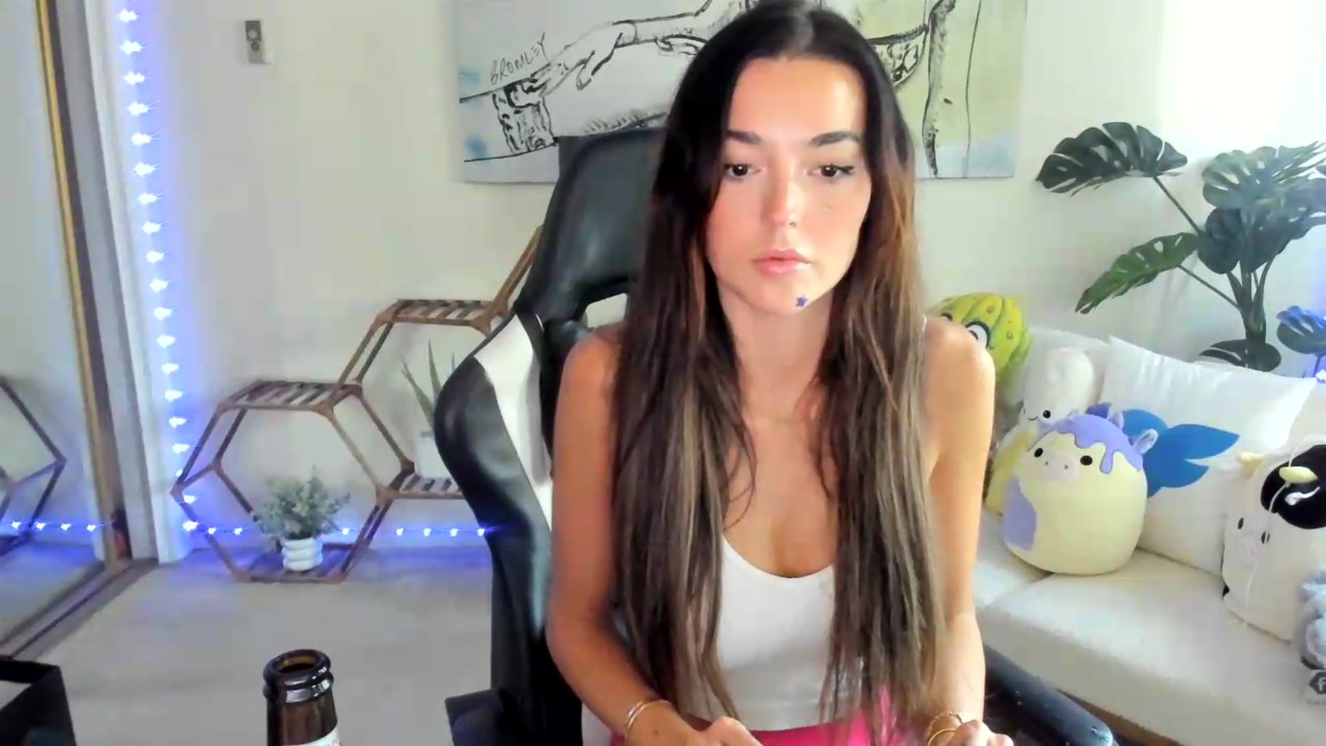Gallery image thumbnail from badgalsisi's myfreecams stream on, 08/06/2026, 24:18 image 4 of 20