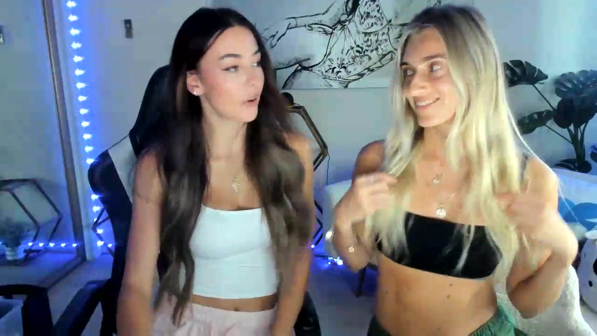 Gallery image thumbnail from badgalsisi's myfreecams stream on, 08/10/2026, 02:28 image 17 of 20