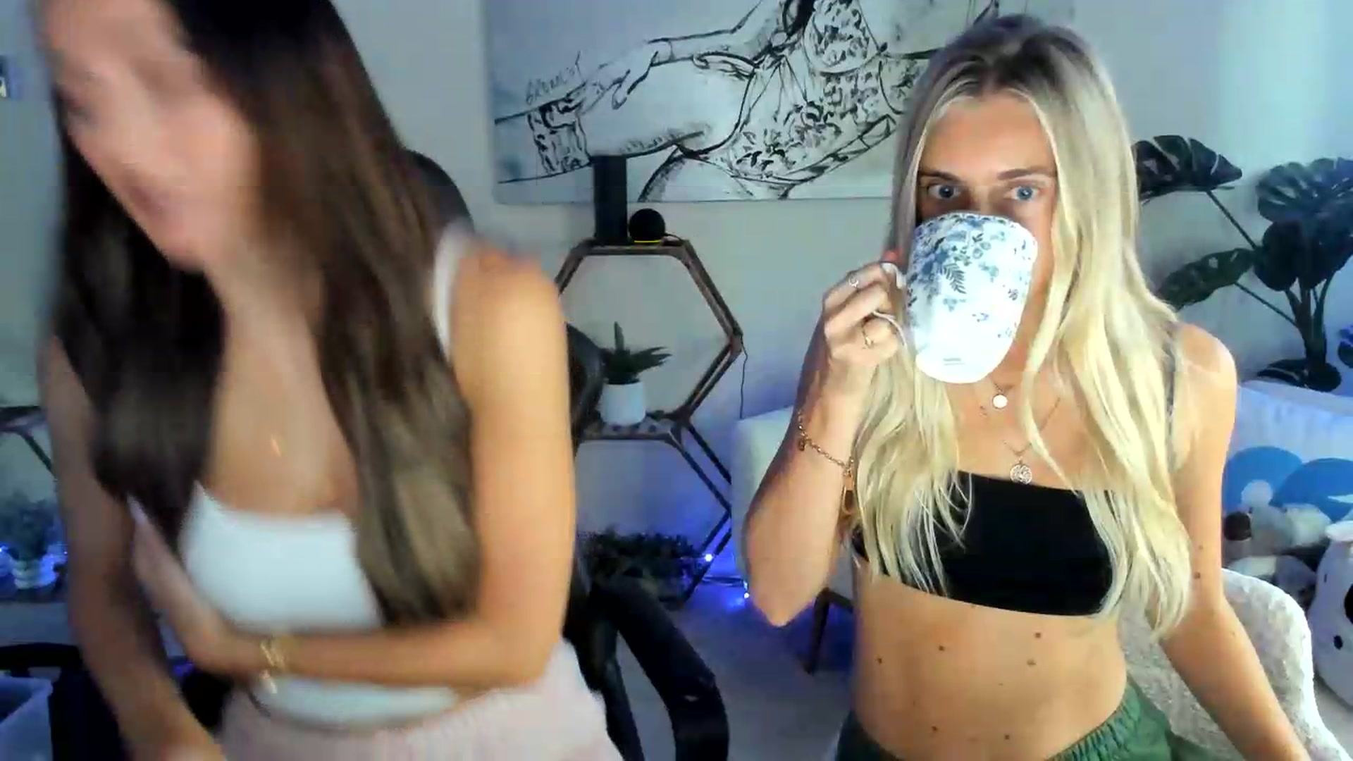 Gallery image thumbnail from badgalsisi's myfreecams stream on, 08/10/2026, 02:28 image 16 of 20