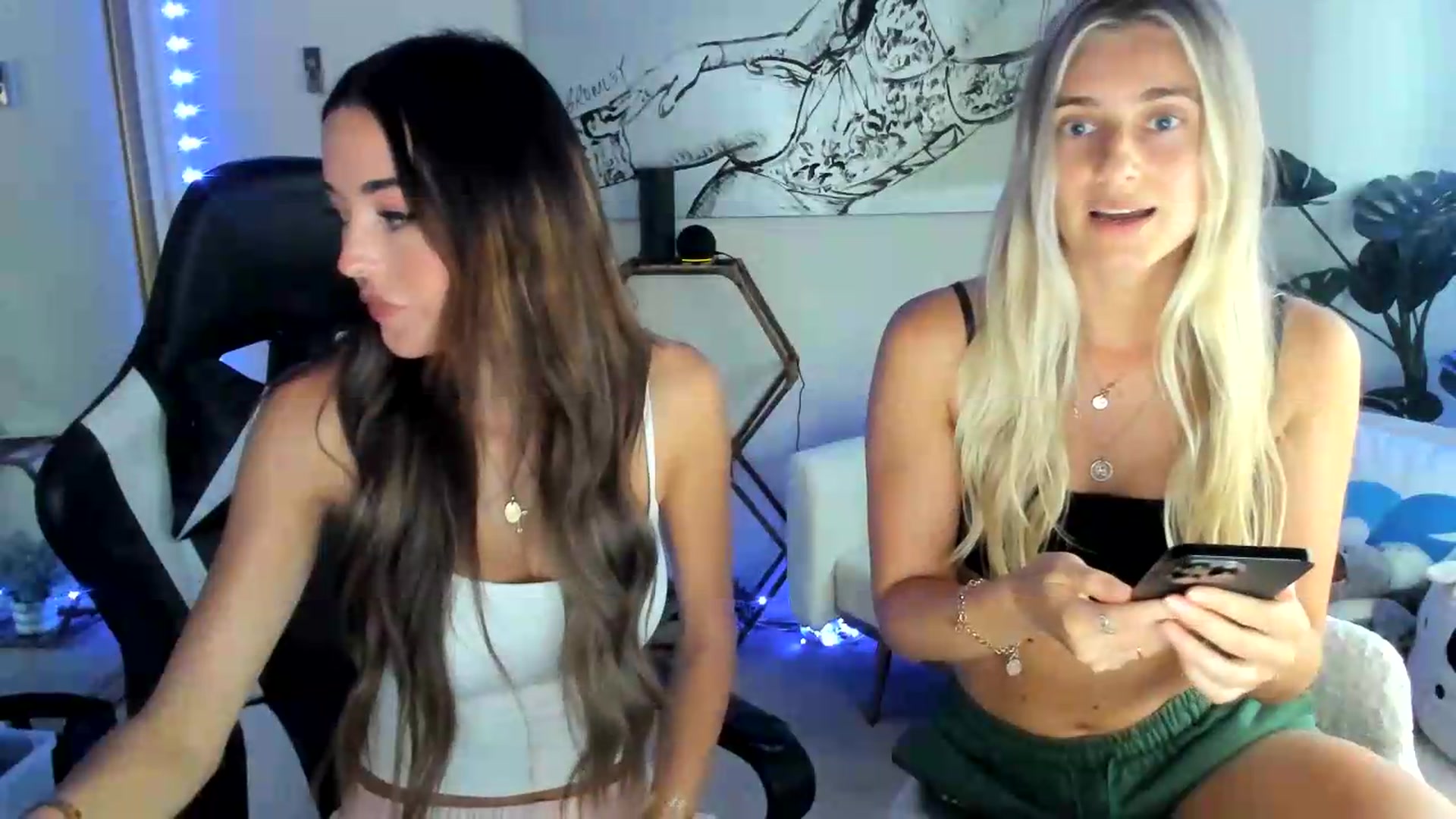Gallery image thumbnail from badgalsisi's myfreecams stream on, 08/10/2026, 02:28 image 9 of 20