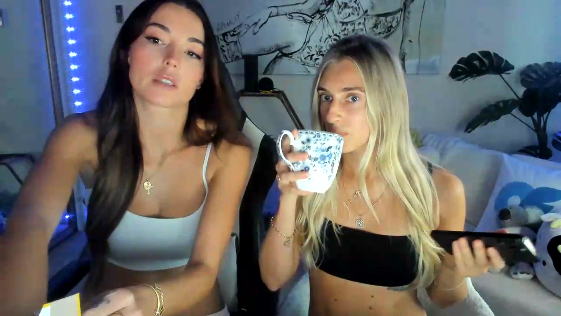 Gallery image thumbnail from badgalsisi's myfreecams stream on, 08/10/2026, 04:51 image 2 of 20