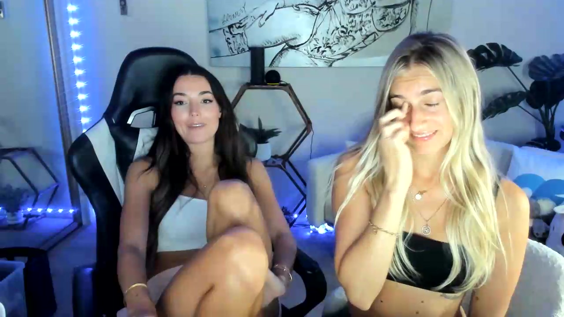 Gallery image thumbnail from badgalsisi's myfreecams stream on, 08/10/2026, 04:51 image 18 of 20