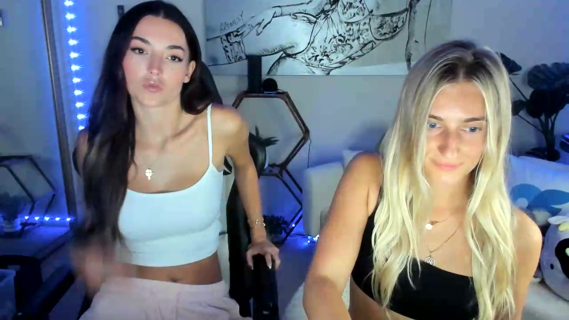 Gallery image thumbnail from badgalsisi's myfreecams stream on, 08/10/2026, 04:51 image 10 of 20