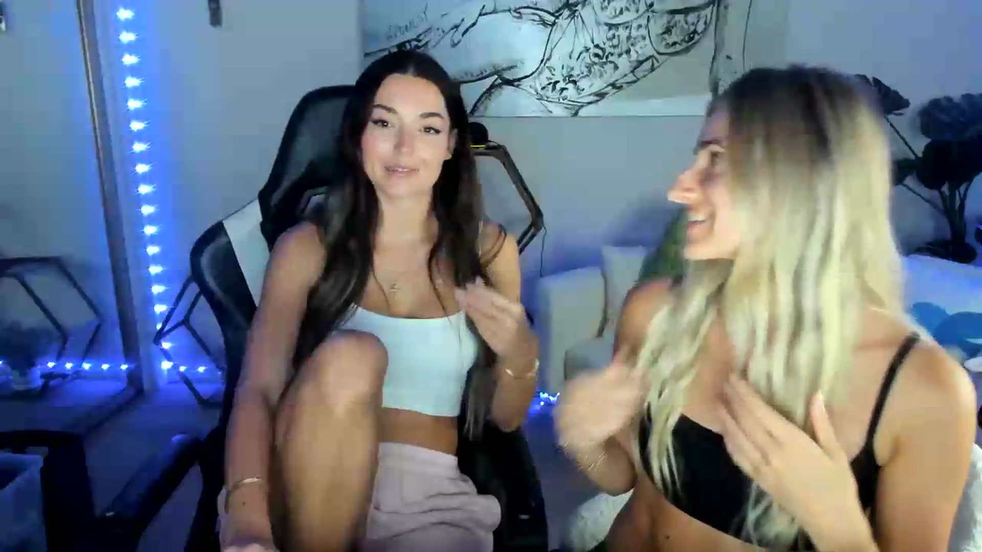 Gallery image thumbnail from badgalsisi's myfreecams stream on, 08/10/2026, 04:51 image 14 of 20