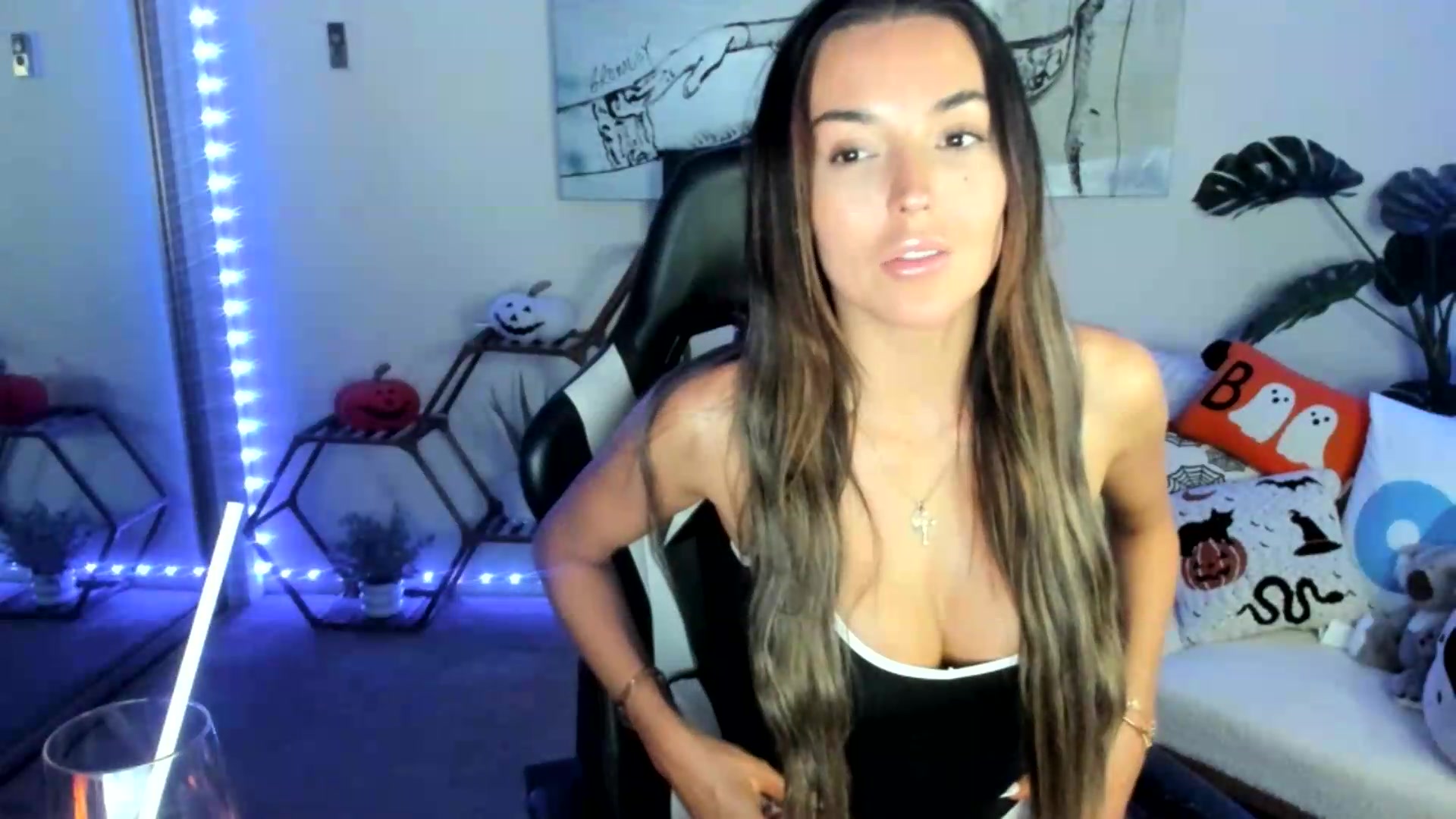 Gallery image thumbnail from badgalsisi's myfreecams stream on, 09/10/2026, 06:49 image 2 of 20