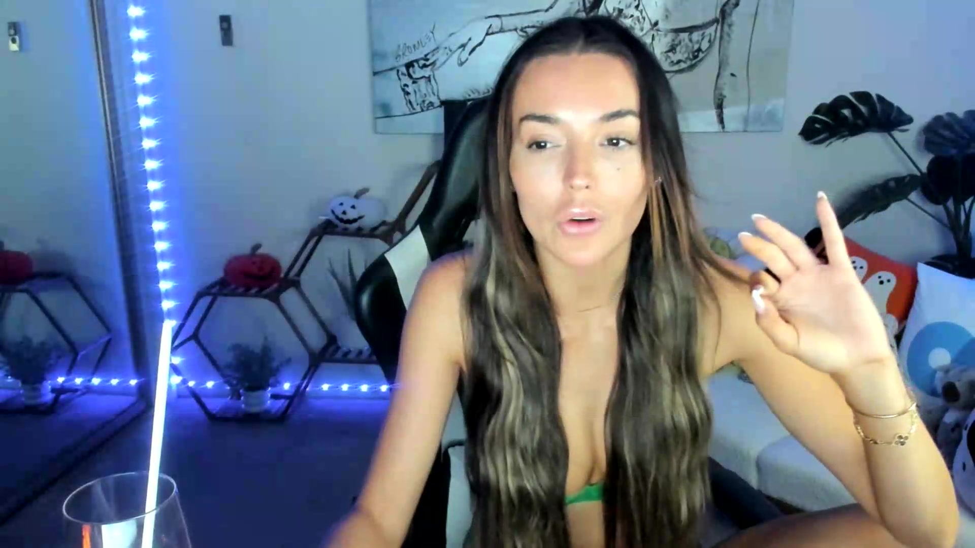Gallery image thumbnail from badgalsisi's myfreecams stream on, 09/10/2026, 06:49 image 6 of 20