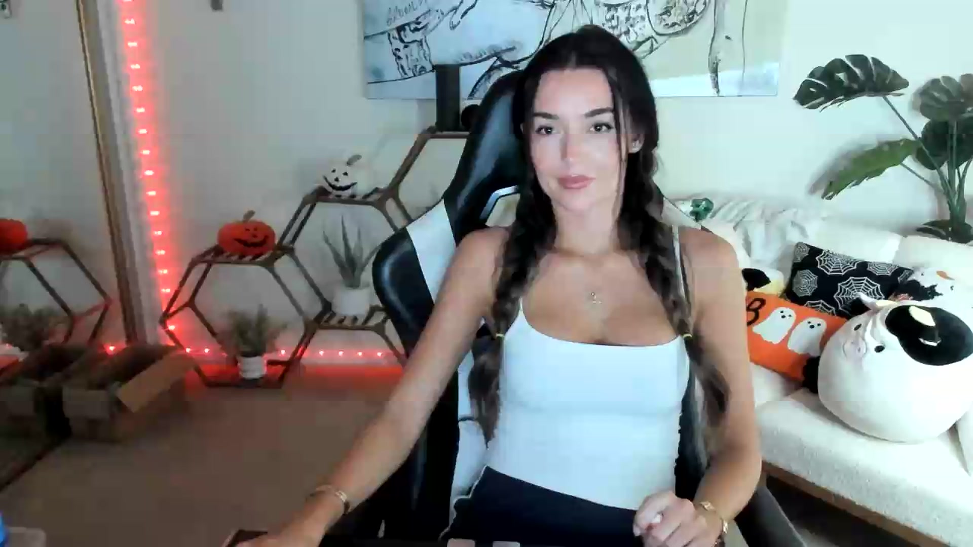 Gallery image thumbnail from badgalsisi's myfreecams stream on, 09/16/2026, 04:28 image 4 of 20