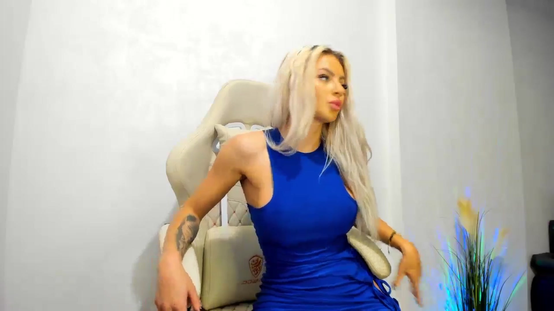 Gallery image thumbnail from barbie__girl's myfreecams stream on, 07/22/2024, 20:11 image 20 of 20