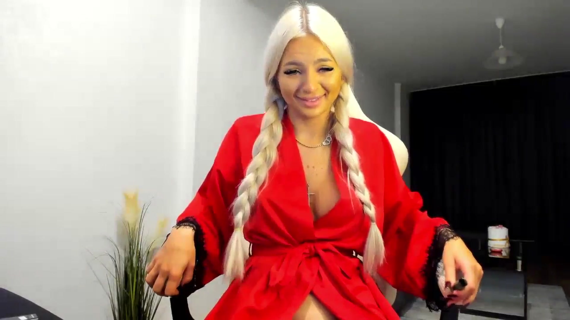 Gallery image thumbnail from barbie__girl's myfreecams stream on, 08/29/2024, 23:17 image 2 of 20
