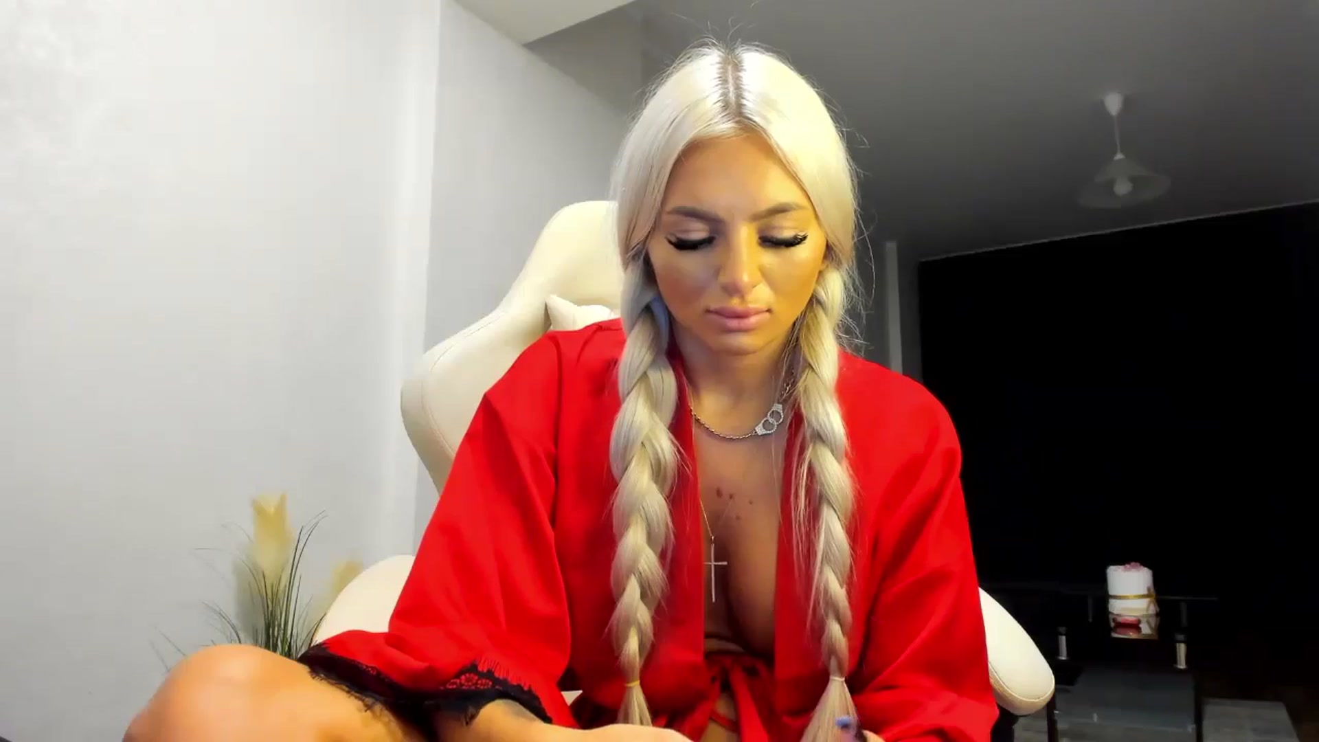 Gallery image thumbnail from barbie__girl's myfreecams stream on, 08/29/2024, 23:17 image 17 of 20