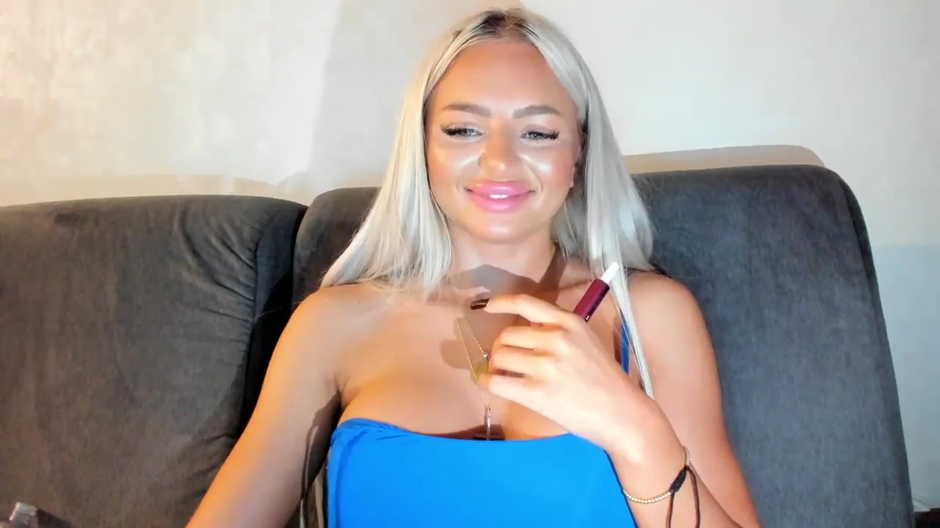 Gallery image thumbnail from barbie__girl's myfreecams stream on, 09/23/2024, 02:05 image 14 of 20