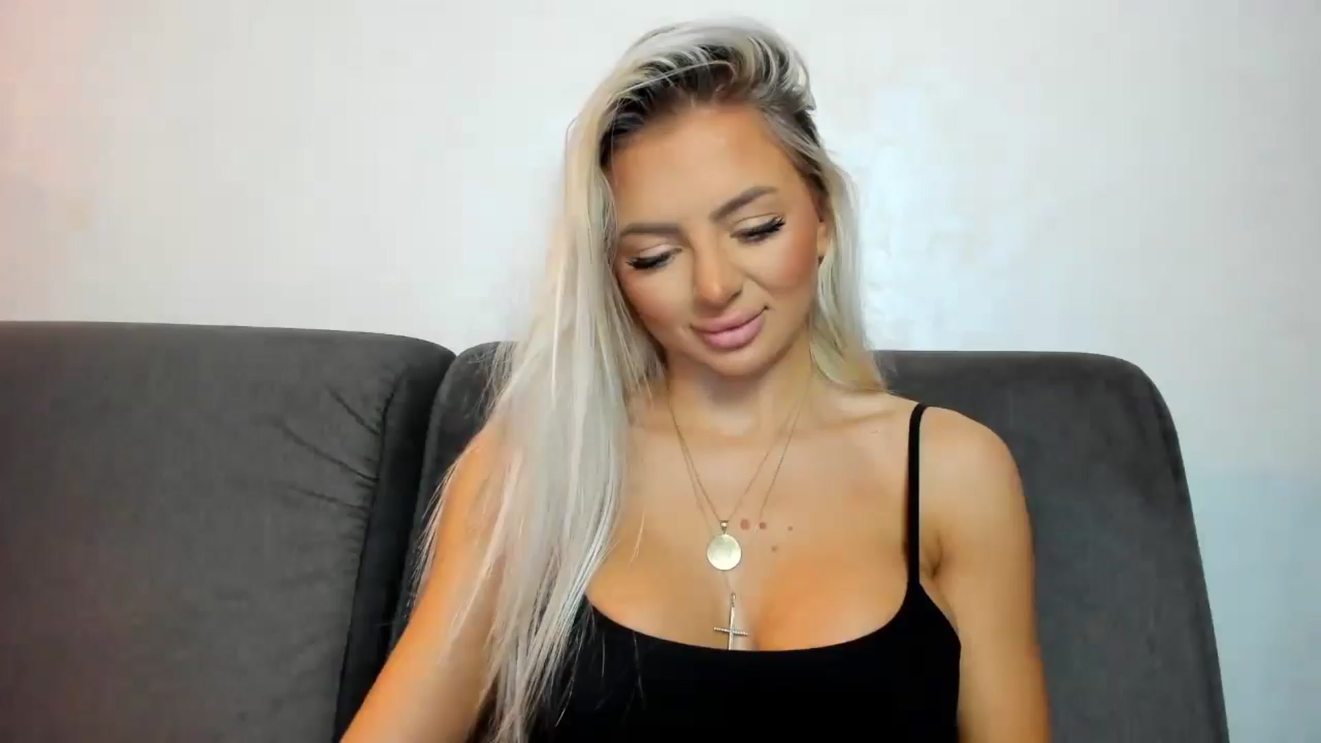 Gallery image thumbnail from barbie__girl's myfreecams stream on, 10/14/2024, 19:48 image 6 of 20