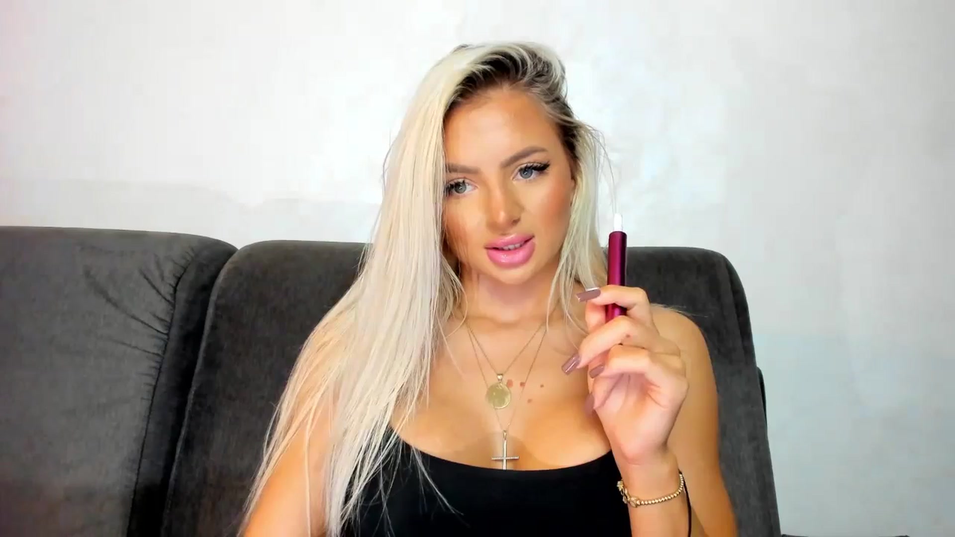 Gallery image thumbnail from barbie__girl's myfreecams stream on, 10/14/2024, 23:30 image 18 of 20
