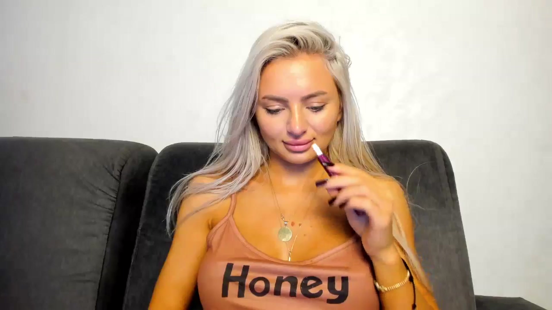 Gallery image thumbnail from barbie__girl's myfreecams stream on, 11/15/2024, 16:18 image 2 of 20