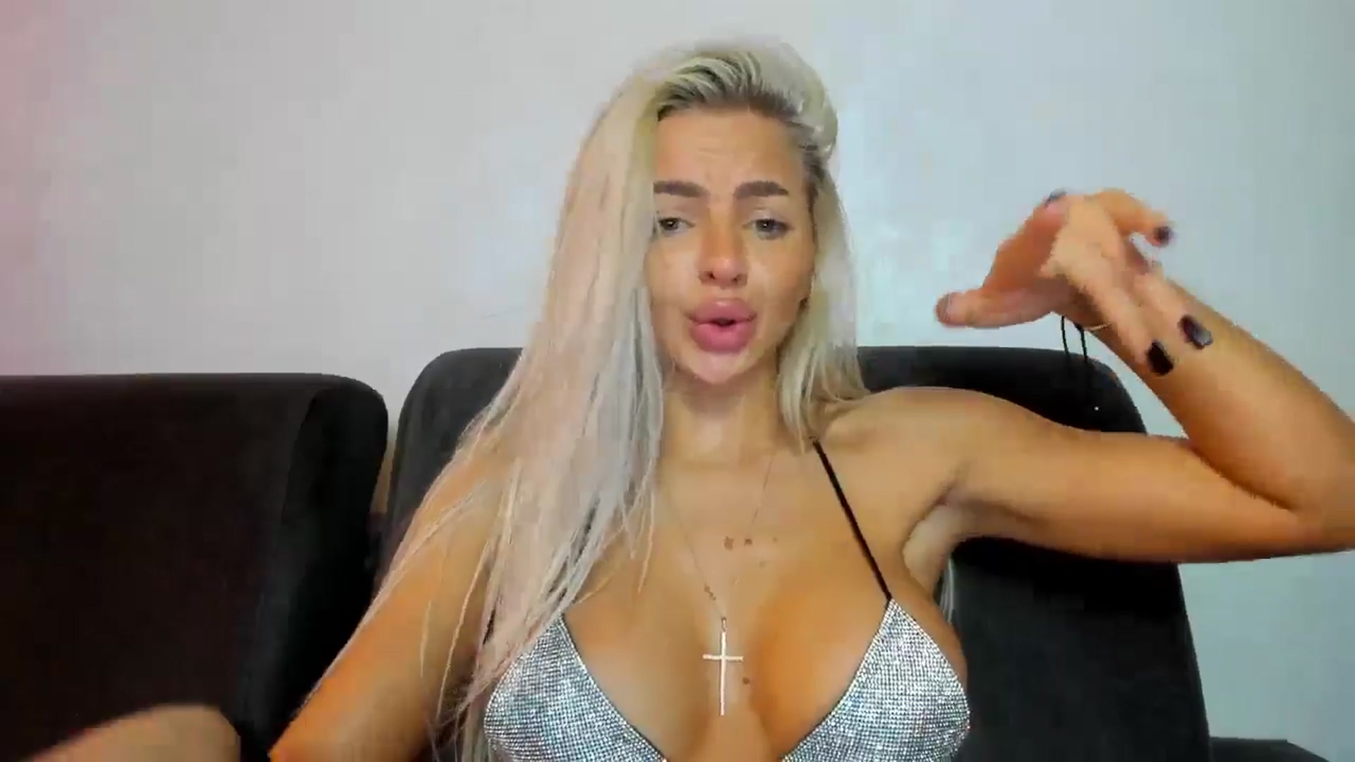 Gallery image thumbnail from barbie__girl's myfreecams stream on, 11/21/2024, 24:34 image 16 of 20