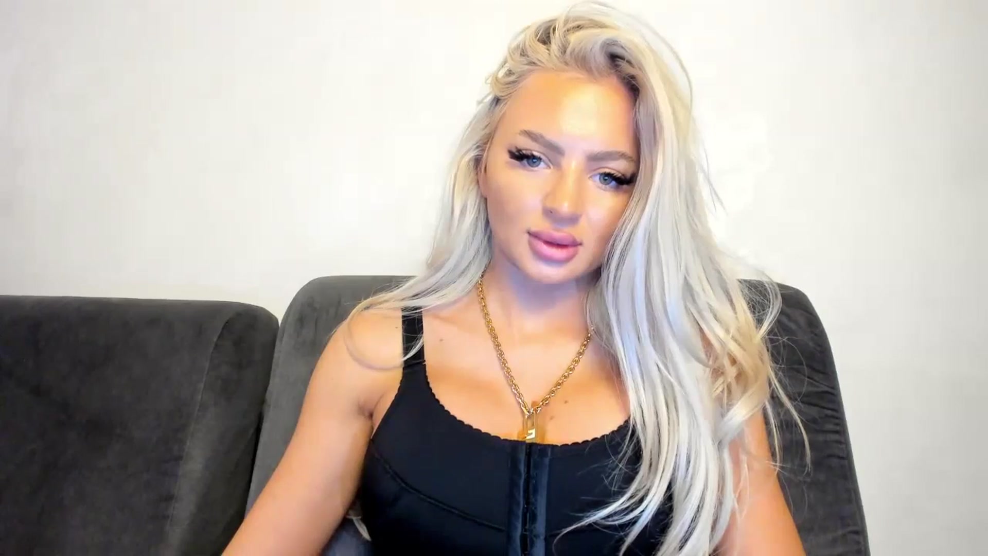 Gallery image thumbnail from barbie__girl's myfreecams stream on, 01/03/2025, 24:32 image 5 of 20