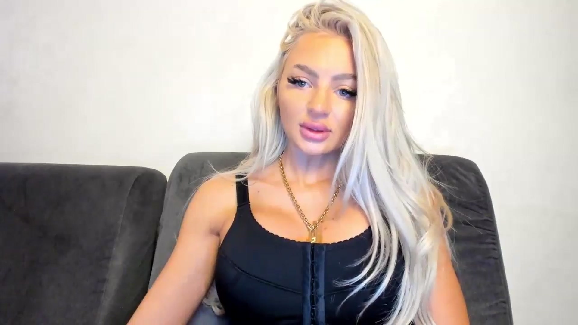 Gallery image thumbnail from barbie__girl's myfreecams stream on, 01/03/2025, 24:32 image 19 of 20
