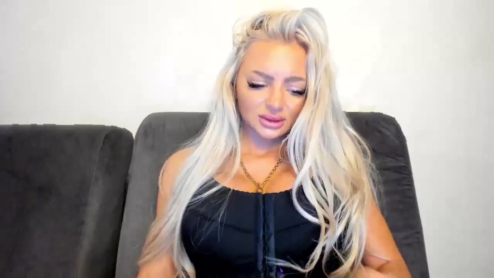 Gallery image thumbnail from barbie__girl's myfreecams stream on, 01/03/2025, 01:54 image 15 of 20