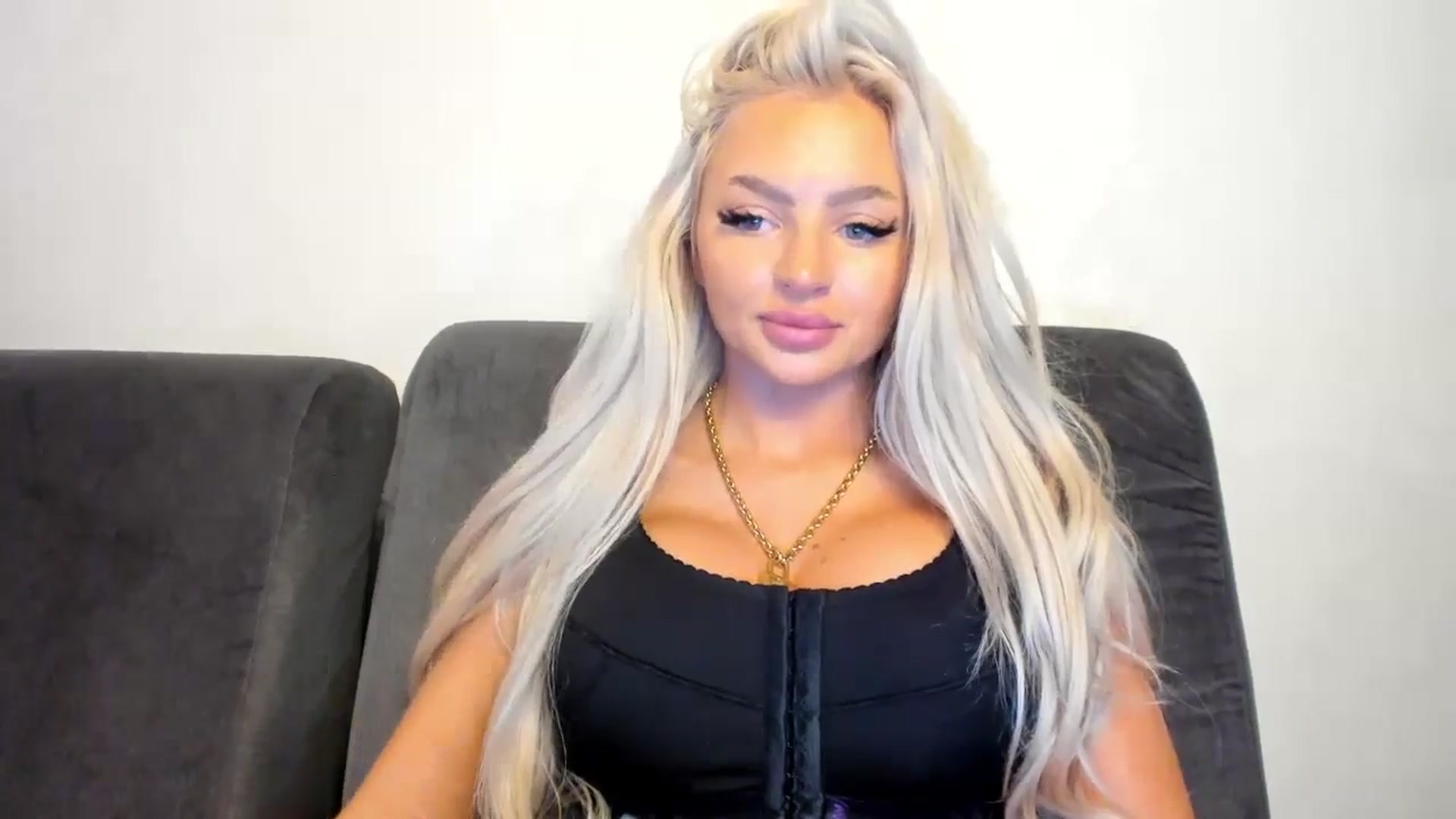 Gallery image thumbnail from barbie__girl's myfreecams stream on, 01/03/2025, 01:54 image 6 of 20