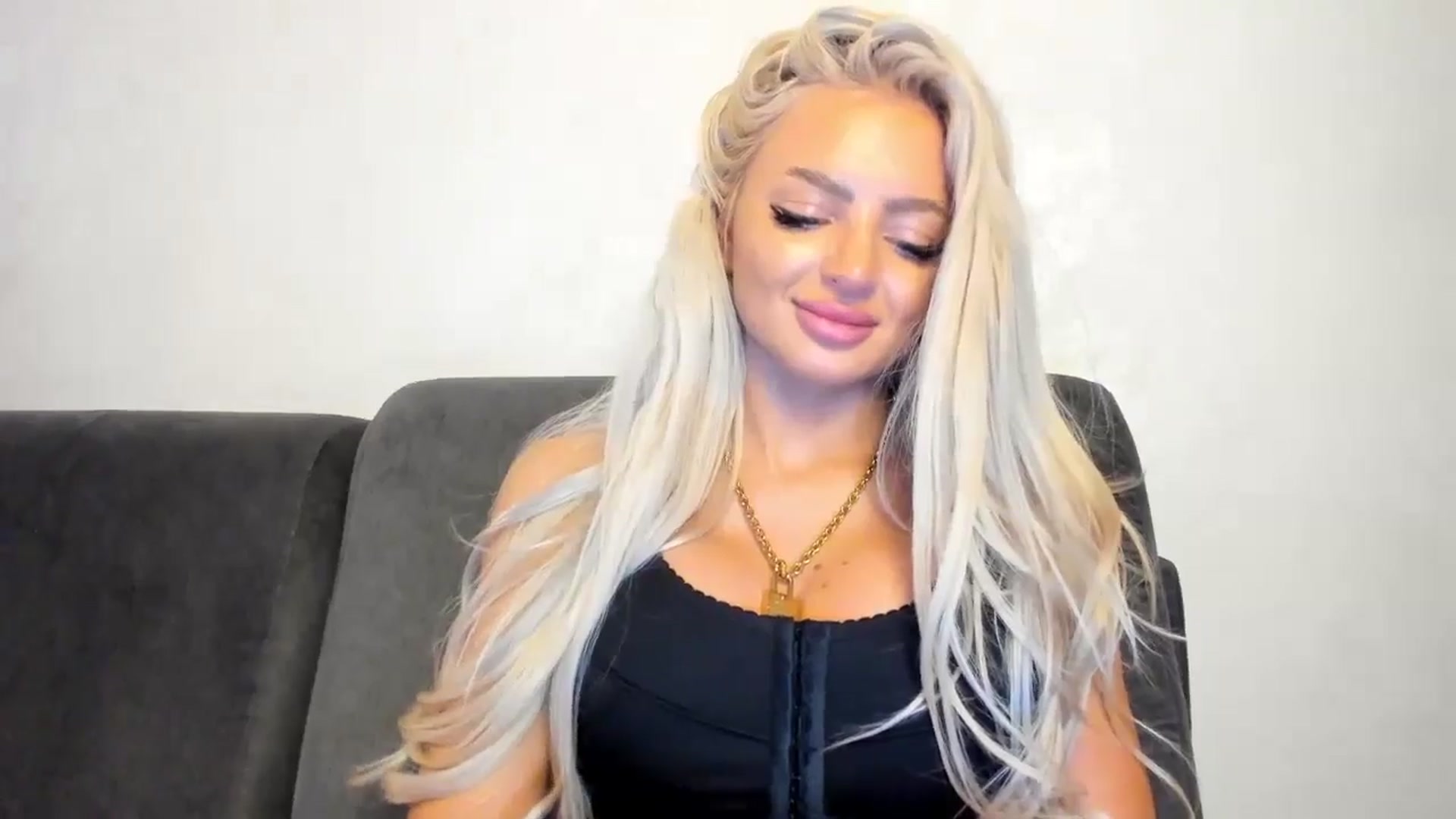 Gallery image thumbnail from barbie__girl's myfreecams stream on, 01/03/2025, 03:55 image 6 of 20