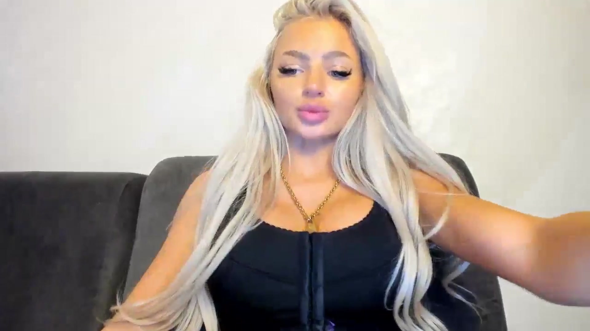 Gallery image thumbnail from barbie__girl's myfreecams stream on, 01/03/2025, 03:55 image 20 of 20