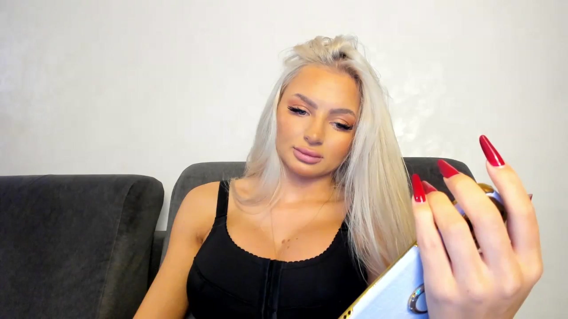 Gallery image thumbnail from barbie__girl's myfreecams stream on, 01/05/2025, 21:40 image 2 of 20