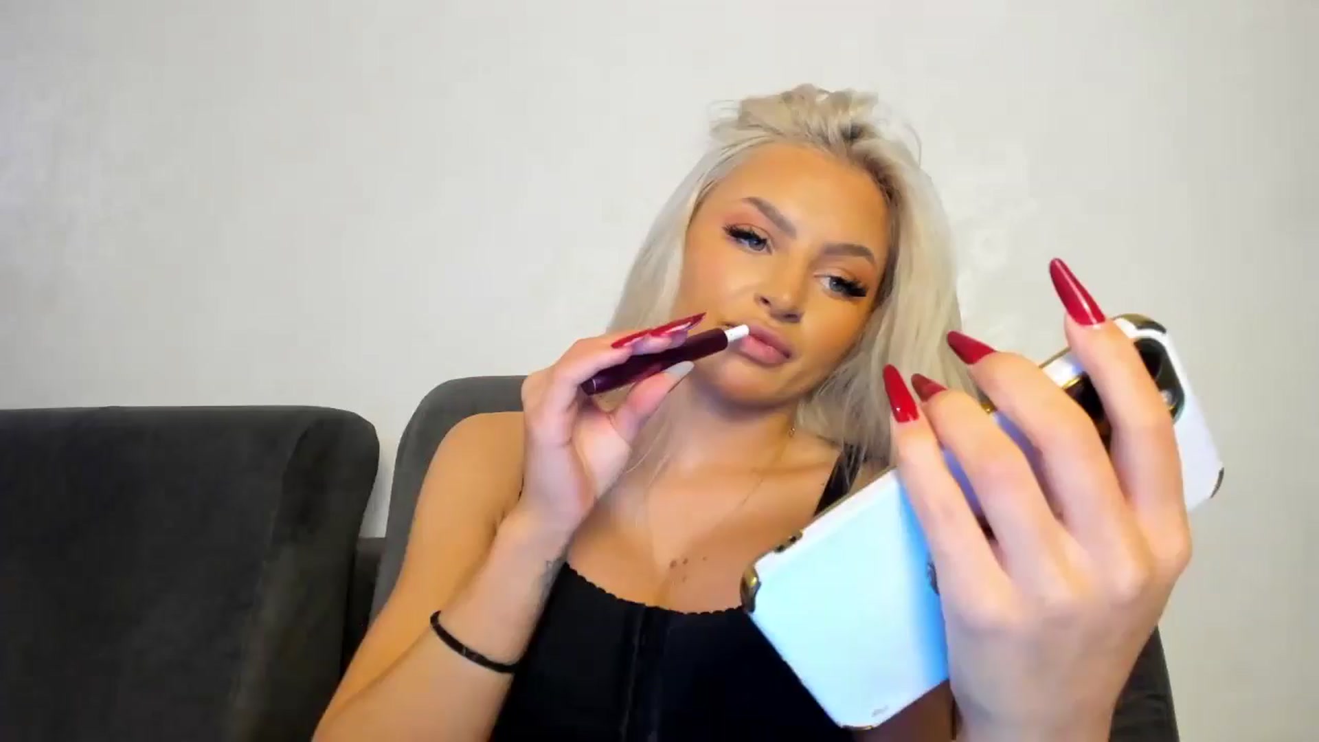 Gallery image thumbnail from barbie__girl's myfreecams stream on, 01/05/2025, 21:40 image 1 of 20